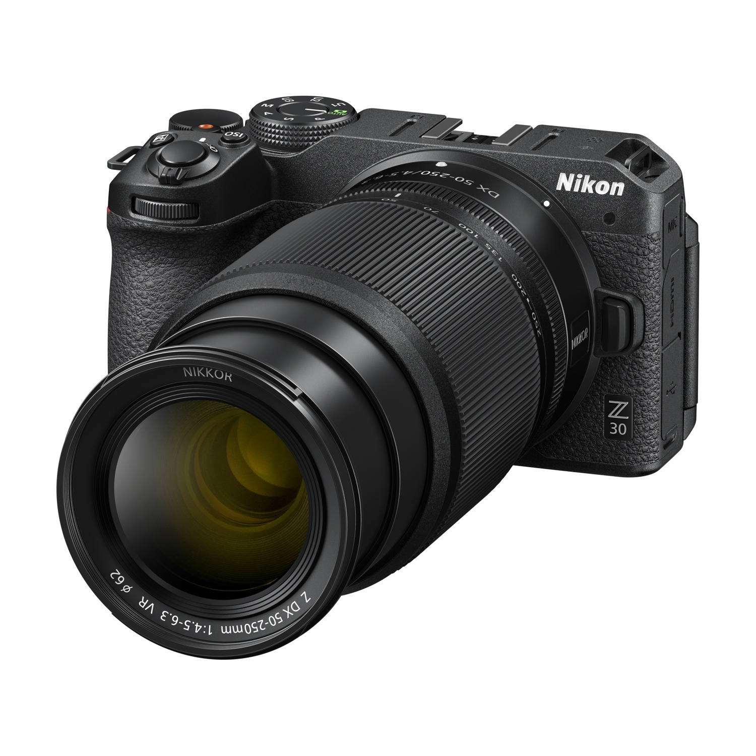 Fotocamera Nikon Z 30 nera con obiettivo Nikkor Z DX 50-250mm, isolata su bianco.