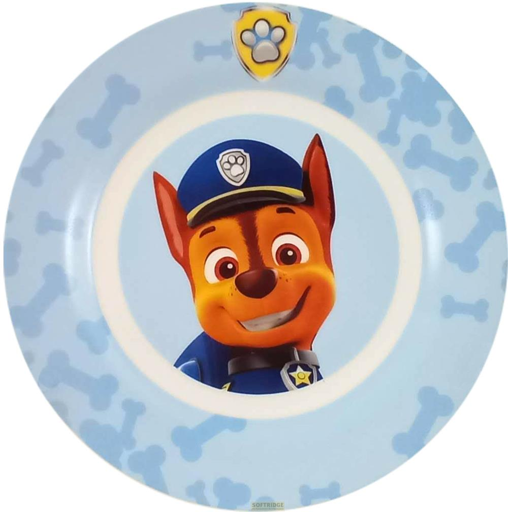 Ein Teller mit Chase von Paw Patrol, der einen blauen Polizeihelm und Uniform trägt.