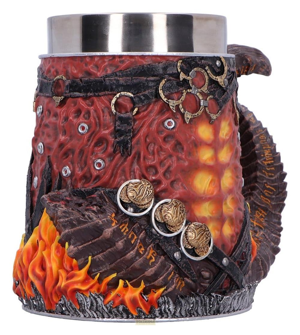 Ein roter Becher mit Flammen und Totenköpfen.