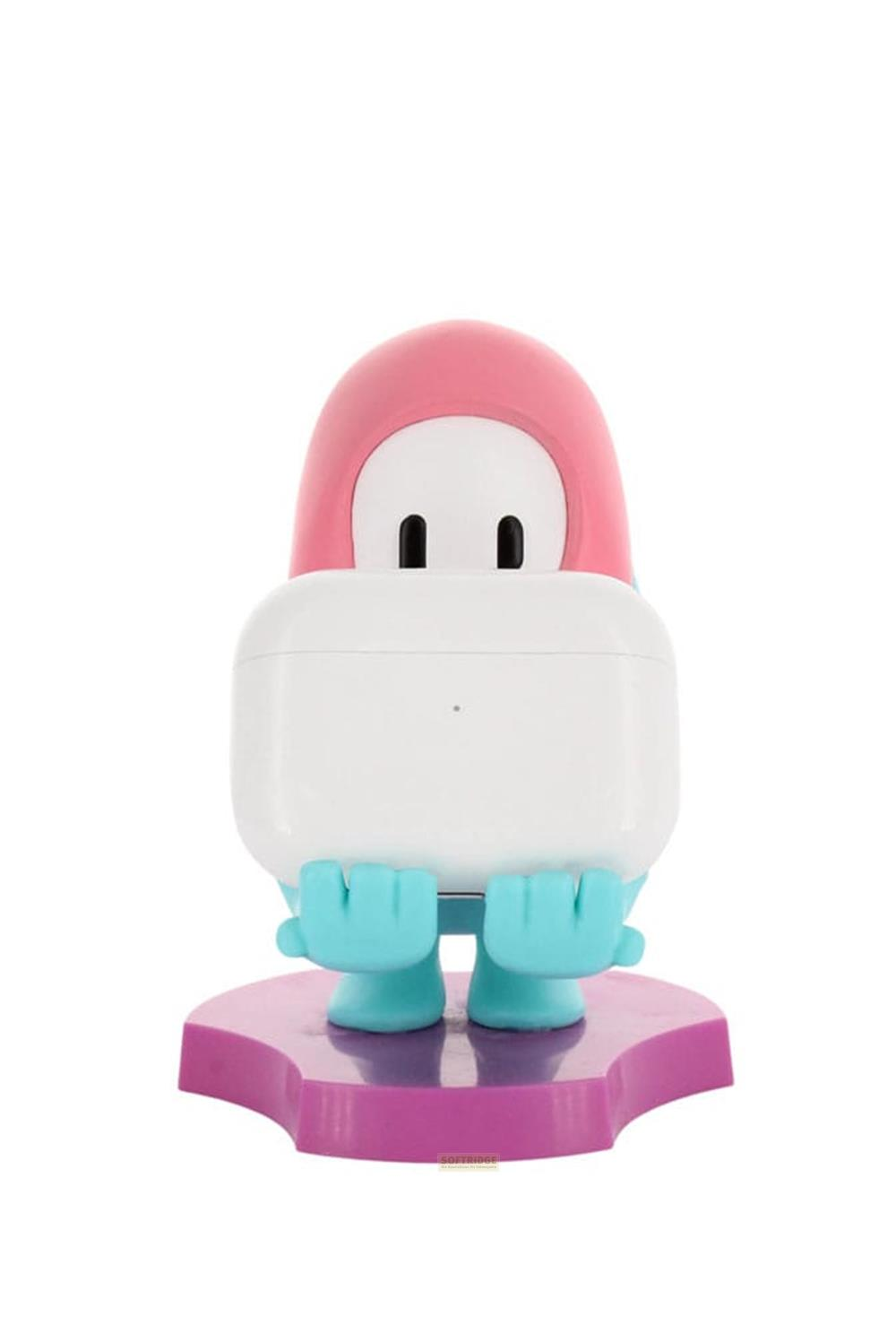 Una custodia bianca per AirPod con piedi blu e testa rosa su un supporto viola.
