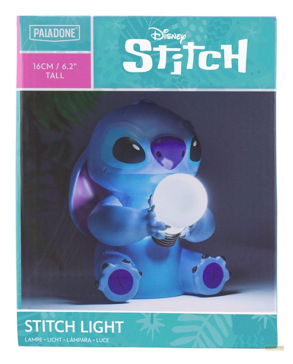 Una figura azul de Stitch sostiene una bombilla. Arriba dice 'Disney Stitch'.