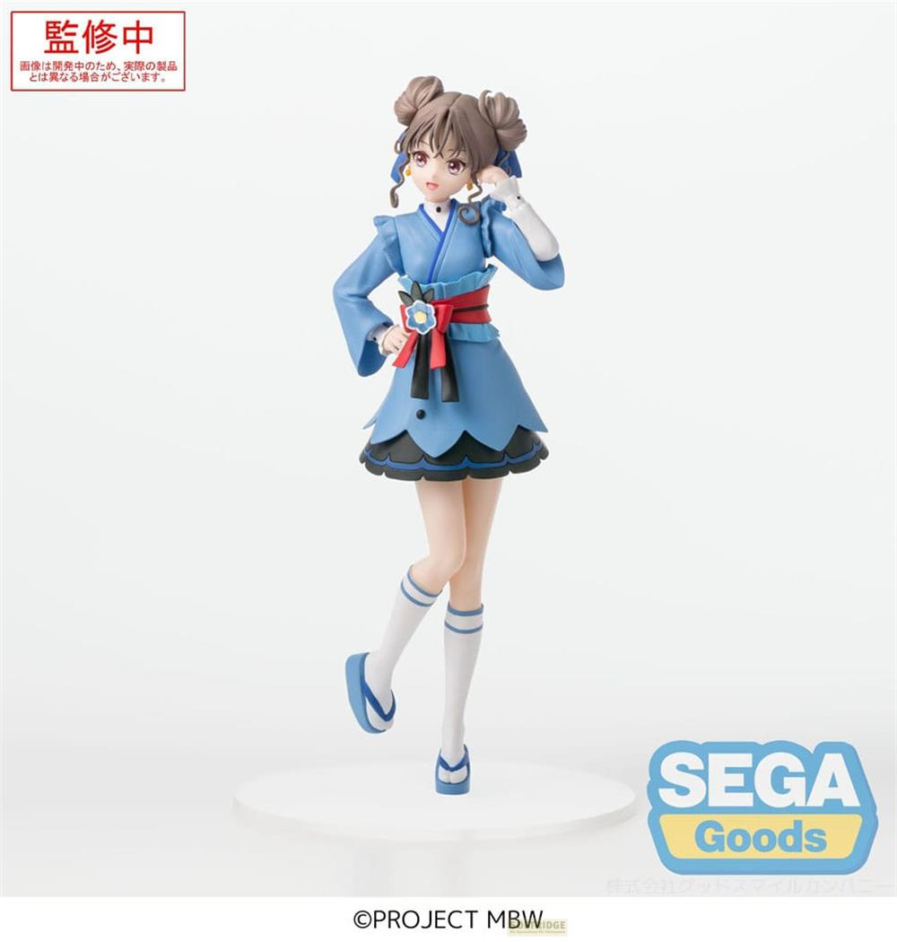 Eine Anime-Figur in einem blauen Kleid mit rotem Gürtel und Ballerinas.