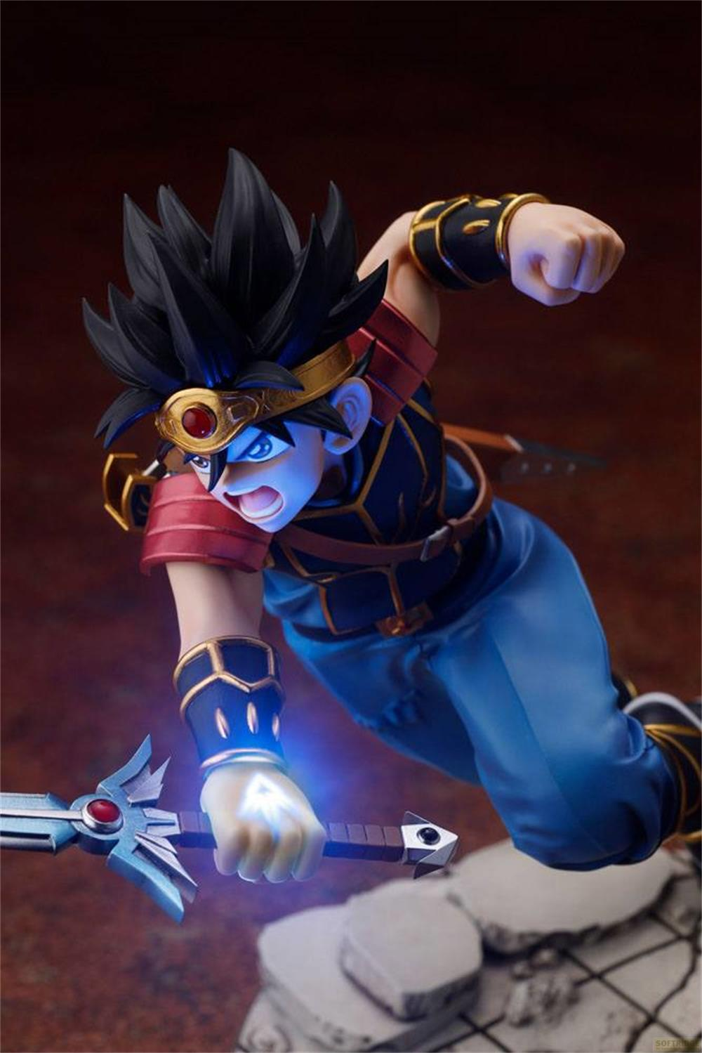 Eine Figur von Dai mit Schwert, in blauer Kleidung und mit schwarzem Haar.