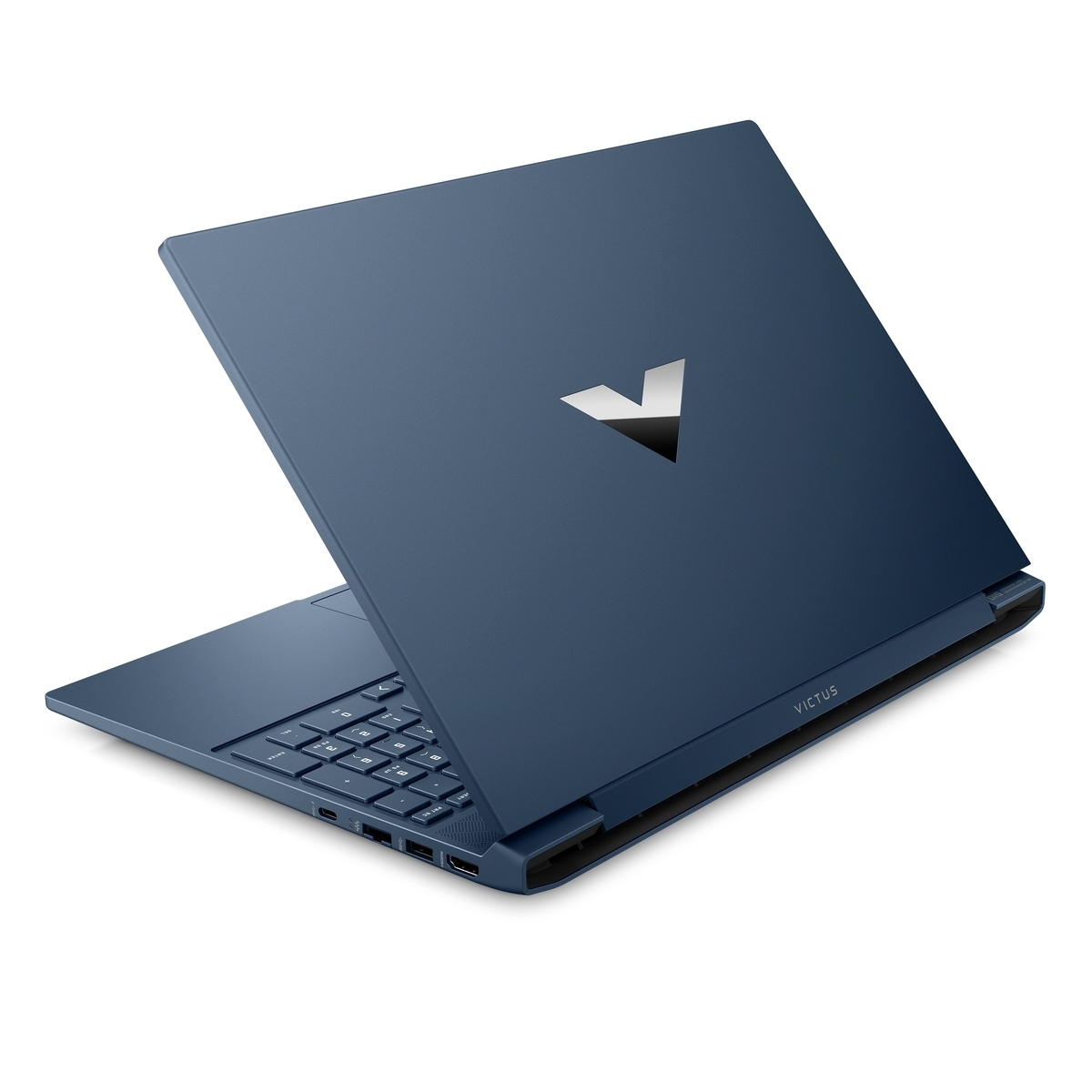 Un portátil azul oscuro con un logo plateado en V en la tapa.