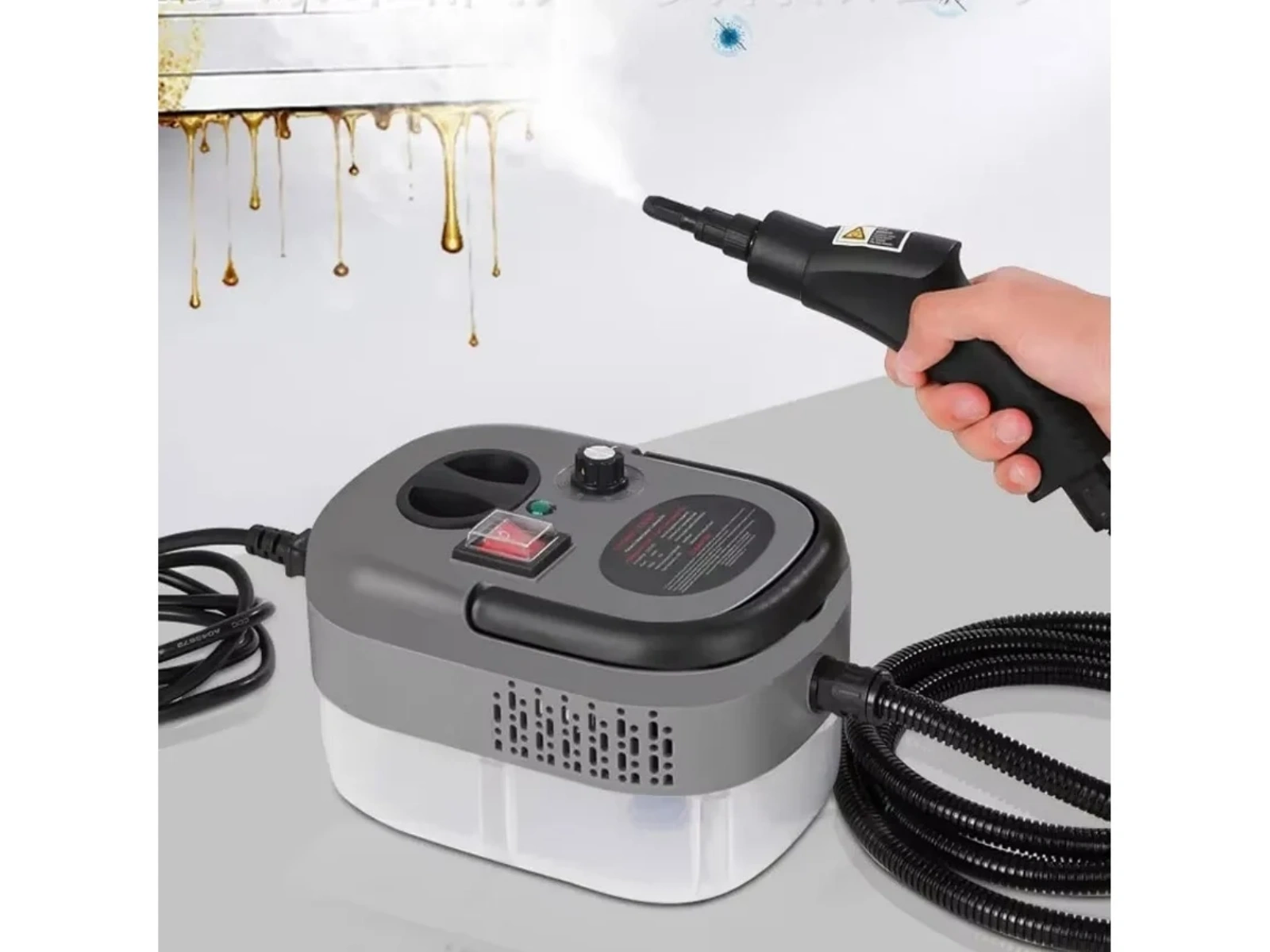 Ein Dampfreiniger sprüht Dampf auf eine schmutzige Oberfläche.