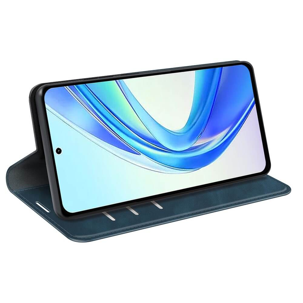 Un supporto per telefono blu scuro con uno smartphone che mostra uno sfondo blu astratto.