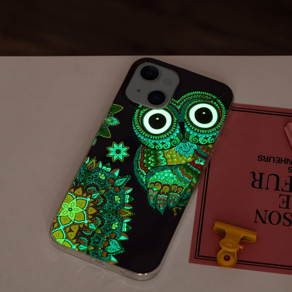 Custodia nera per telefono con gufo e mandala luminosi.