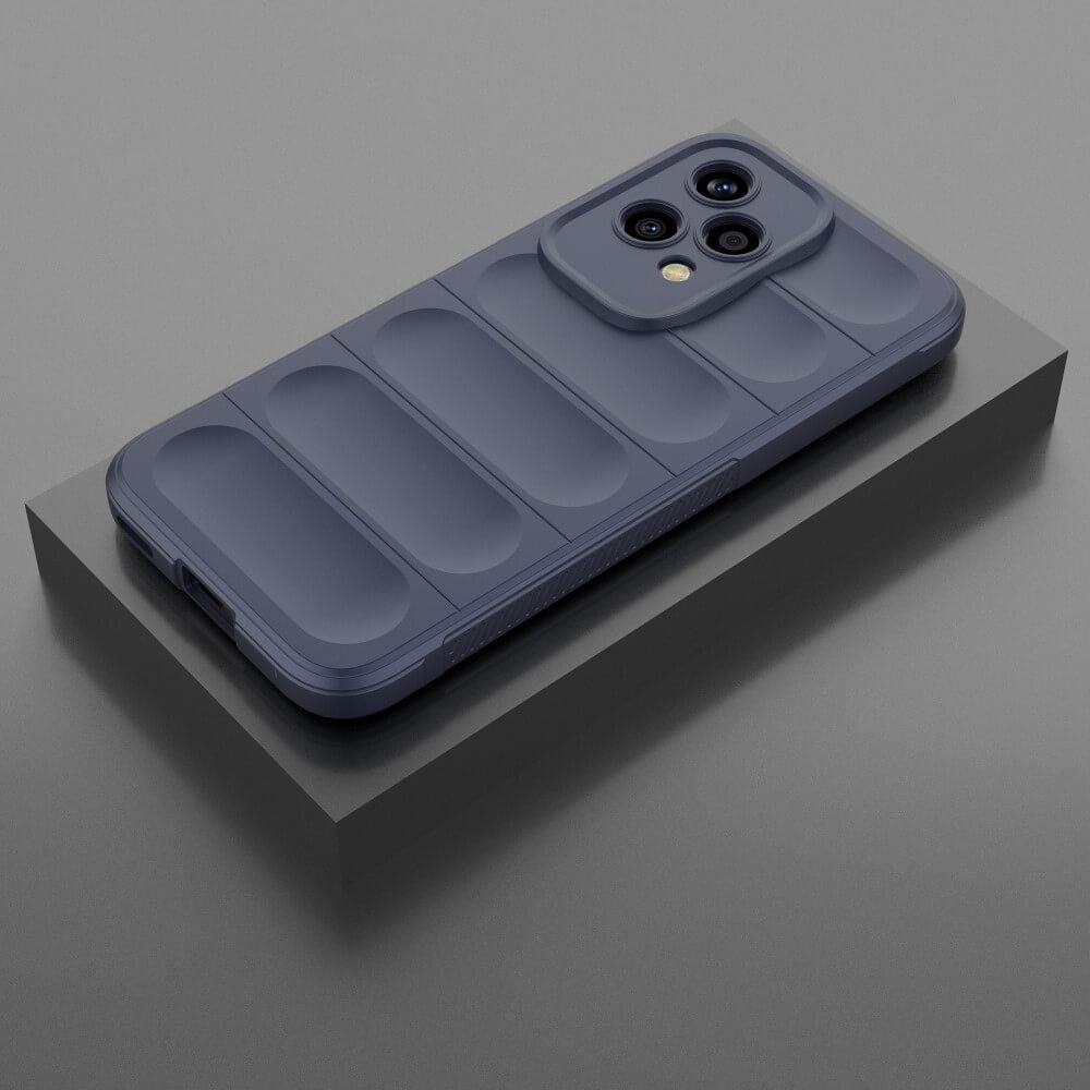 Coque de téléphone bleu foncé texturée sur un socle gris.