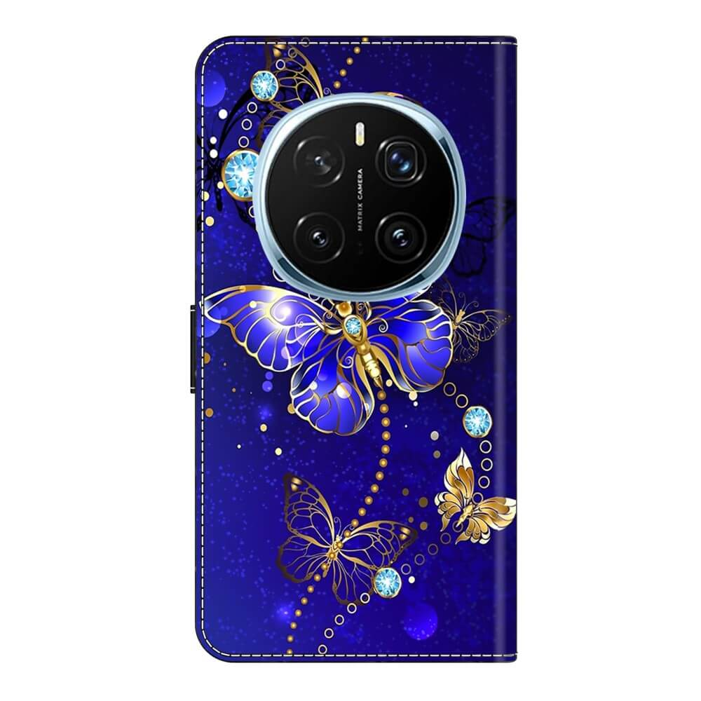 Coque de téléphone bleu foncé avec papillons dorés et bijoux.