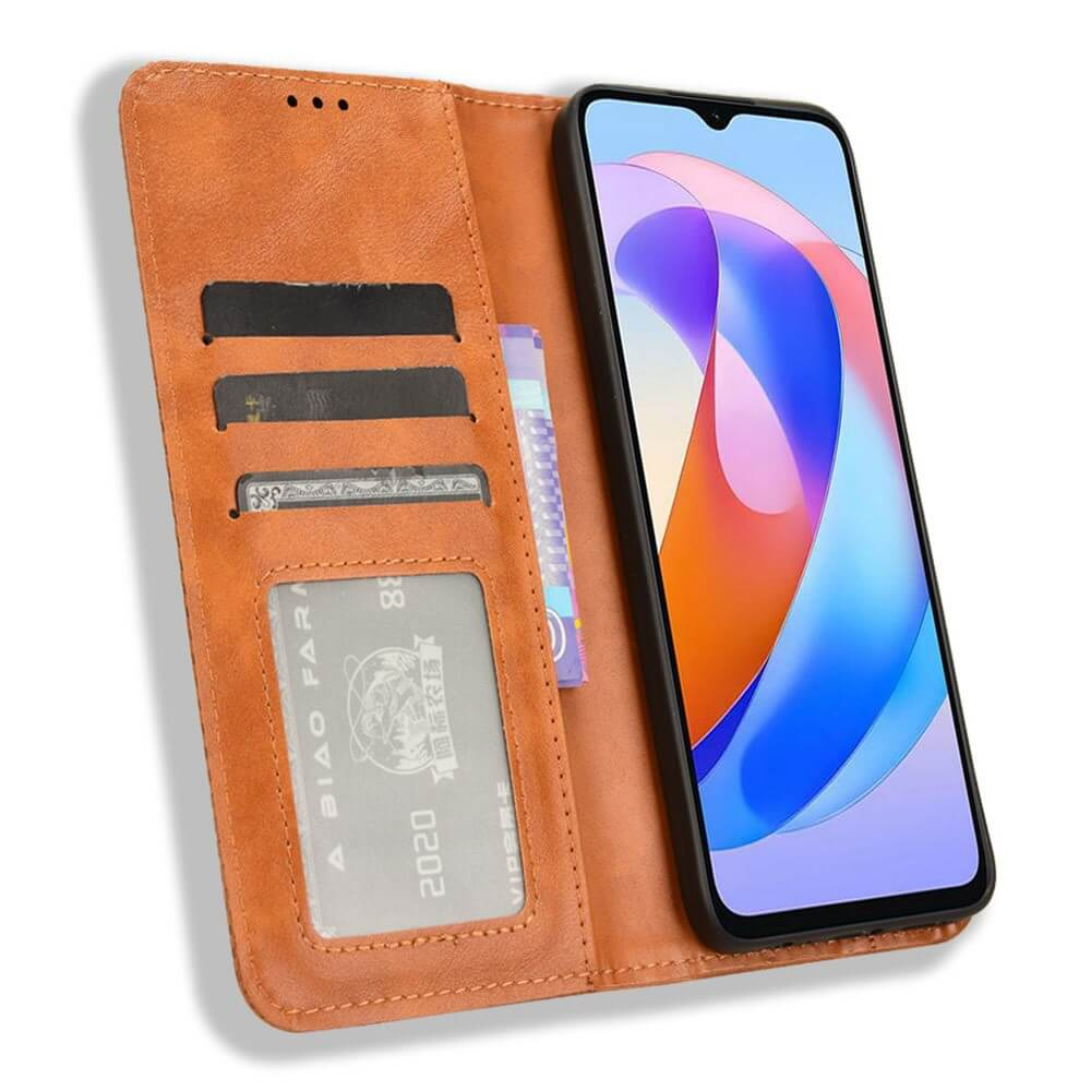 Étui de téléphone marron avec fentes pour cartes et un smartphone à écran coloré.