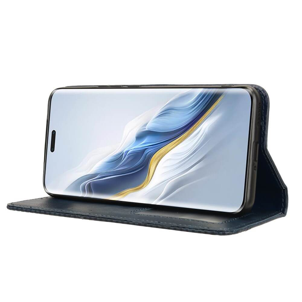 Un étui de téléphone bleu foncé tient un smartphone affichant des vagues abstraites bleues et dorées.