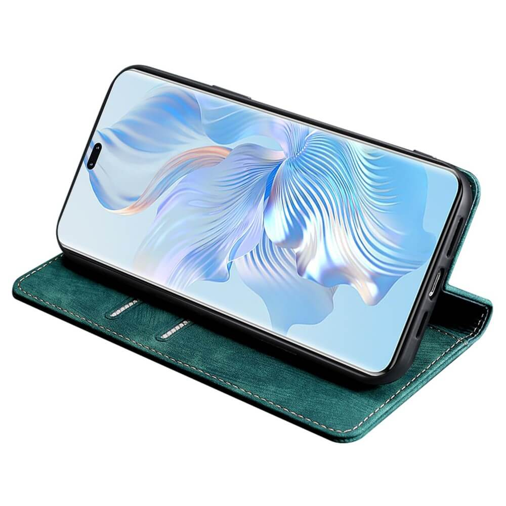 Un smartphone dans un étui vert affichant un motif floral bleu sur son écran.
