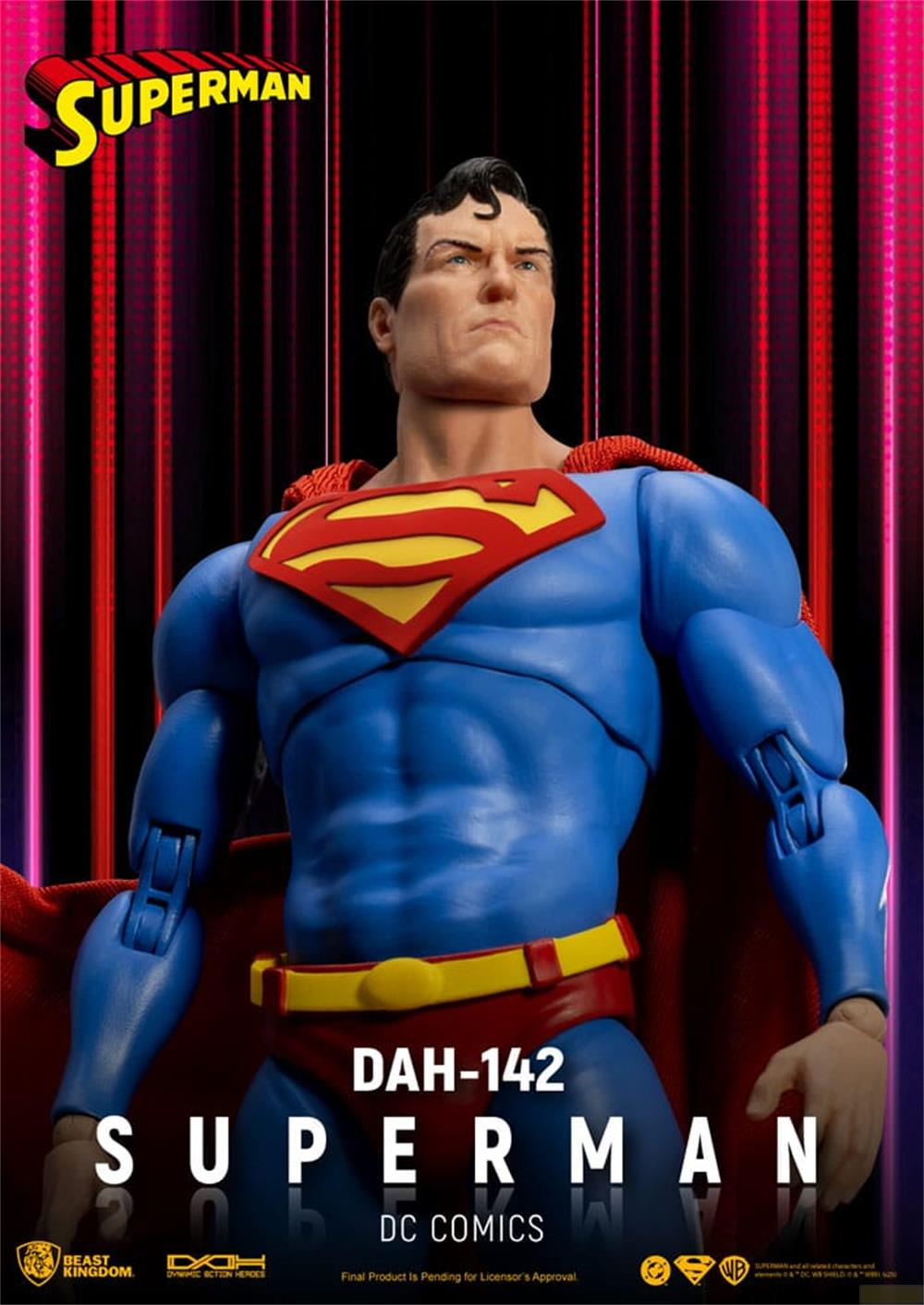 Actionfigur von Superman in blauem Kostüm mit rotem Cape und S-Logo.