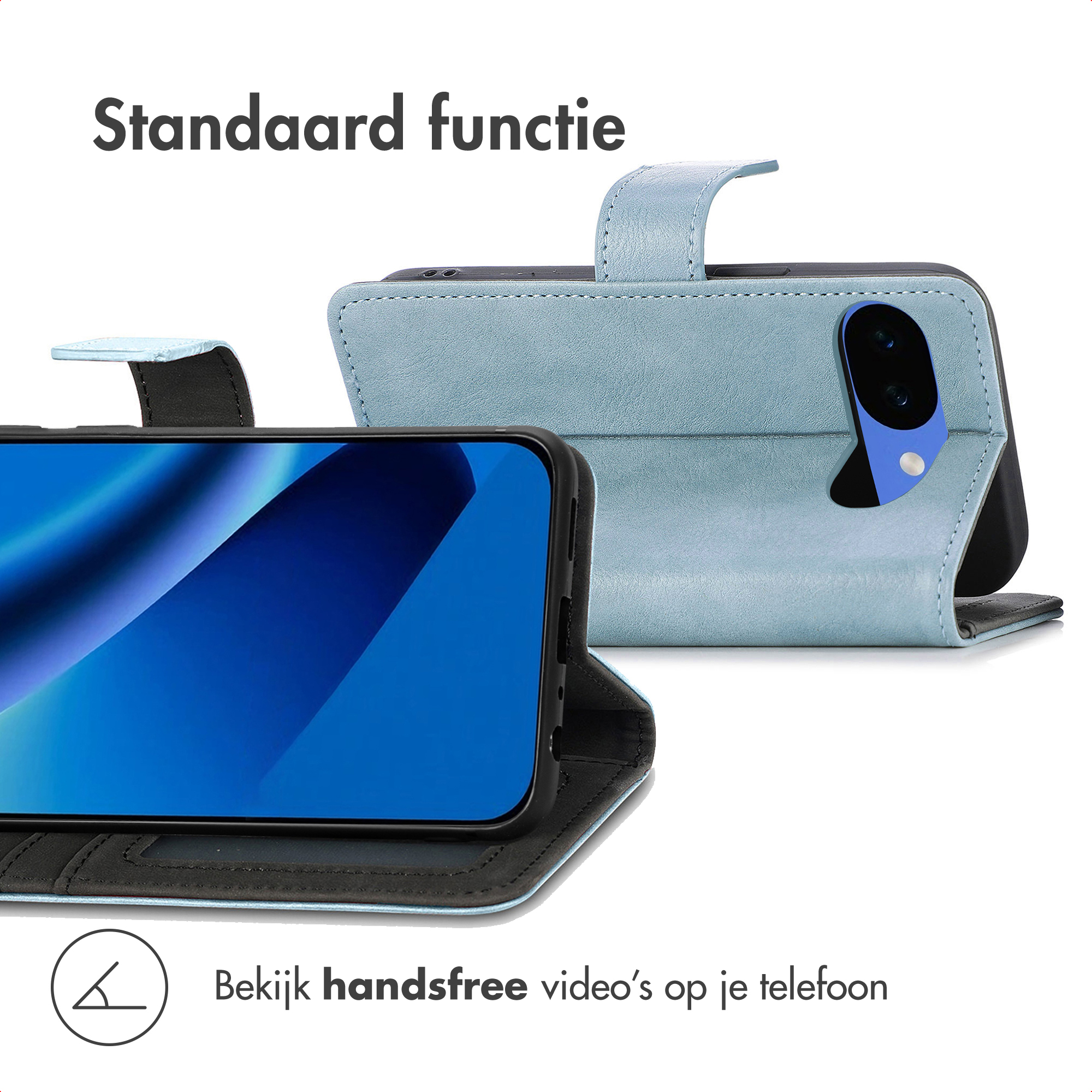 Een lichtblauwe telefoonhoes met standaardfunctie en cameramodule.
