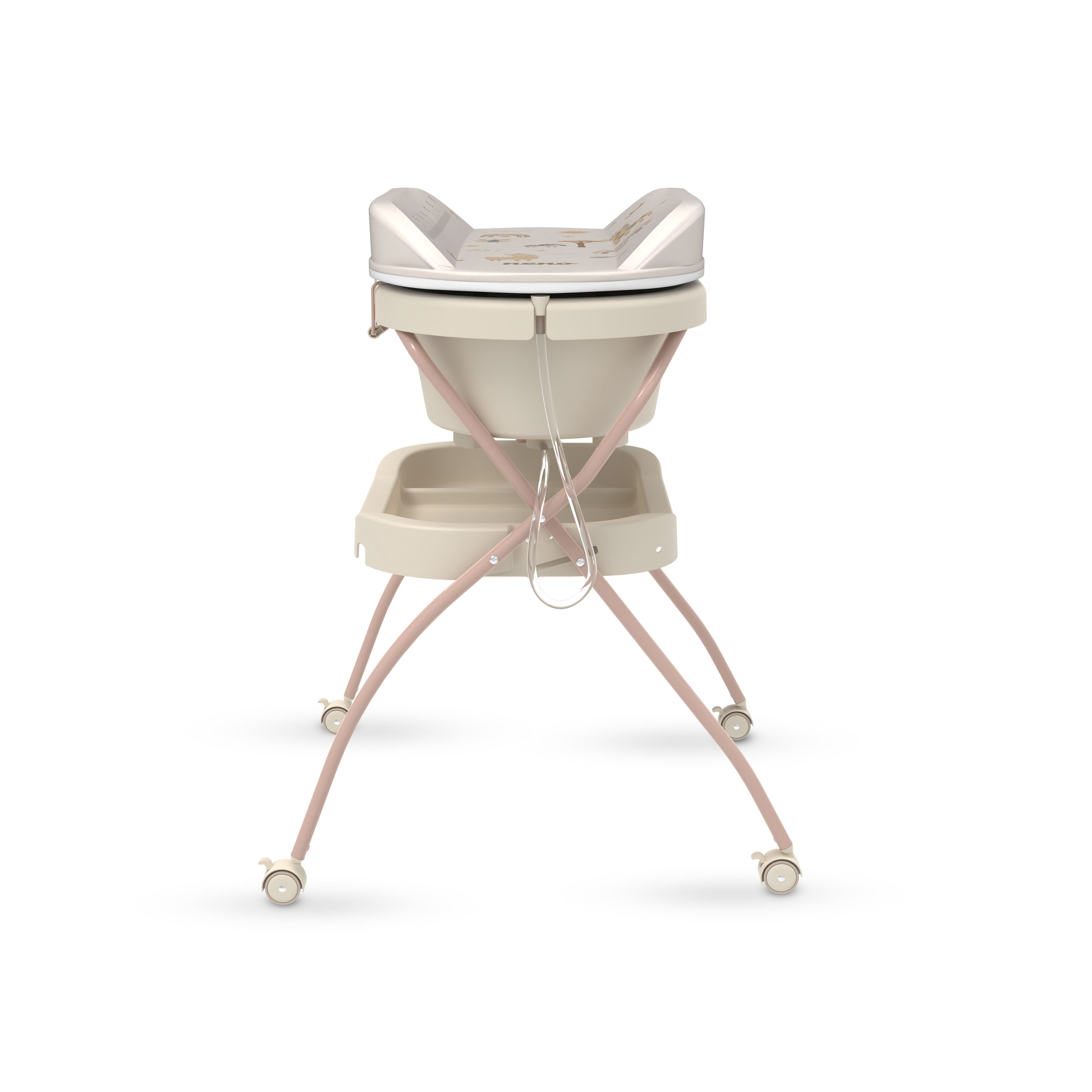 Beżowa wanienka dziecięca na stojaku z kółkami i wężem spustowym.