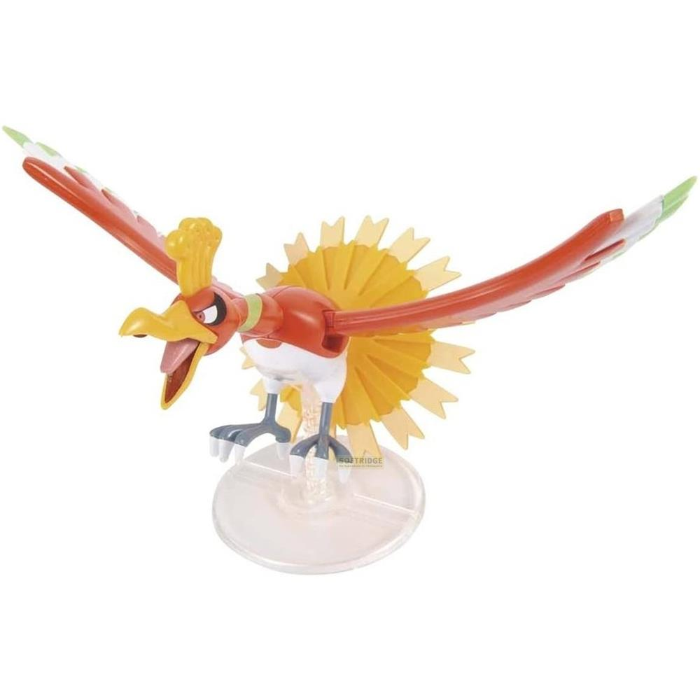 Ein rotes und gelbes Vogel-Pokémon mit ausgebreiteten Flügeln auf einem transparenten Ständer.