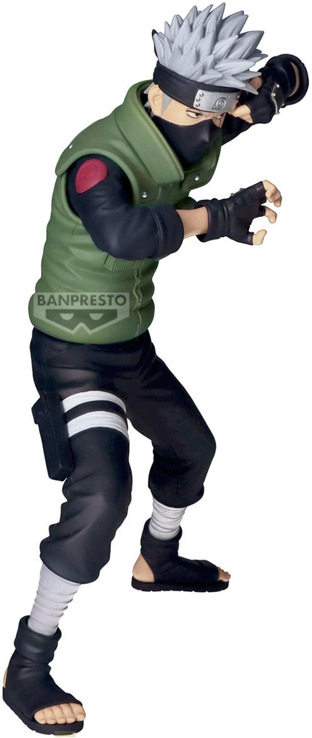 Una figura de Kakashi Hatake con chaleco verde y ropa negra.
