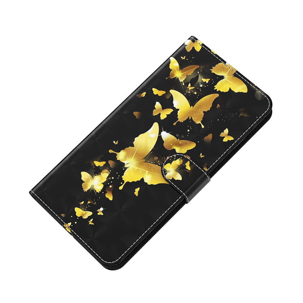 Custodia nera per telefono con un vivace design a farfalla dorata e accenti scintillanti.