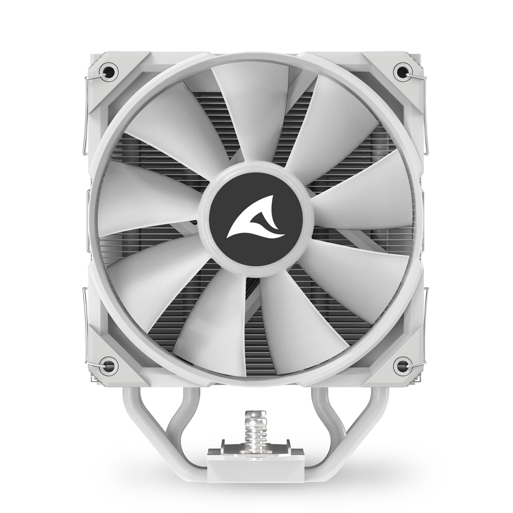 Biały cooler CPU z wentylatorem i czarnym logo na białym tle.