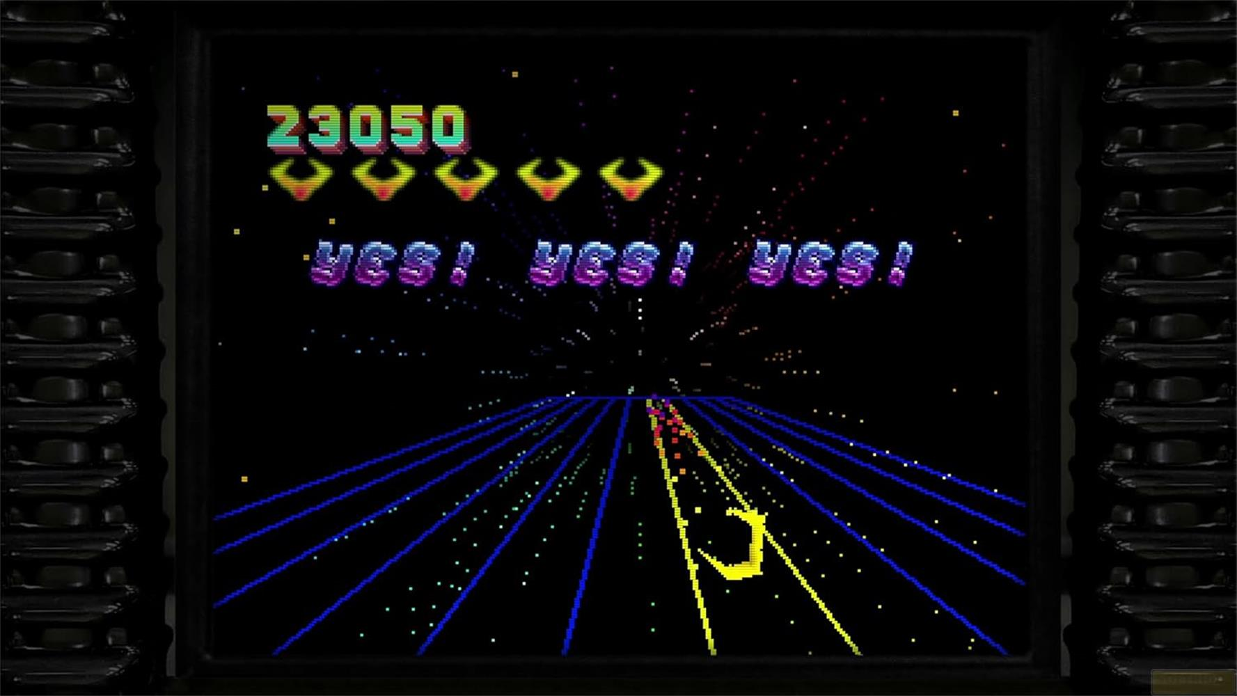 Uno schermo di videogioco mostra un punteggio di 23050 e il messaggio "SÌ! SÌ! SÌ!"