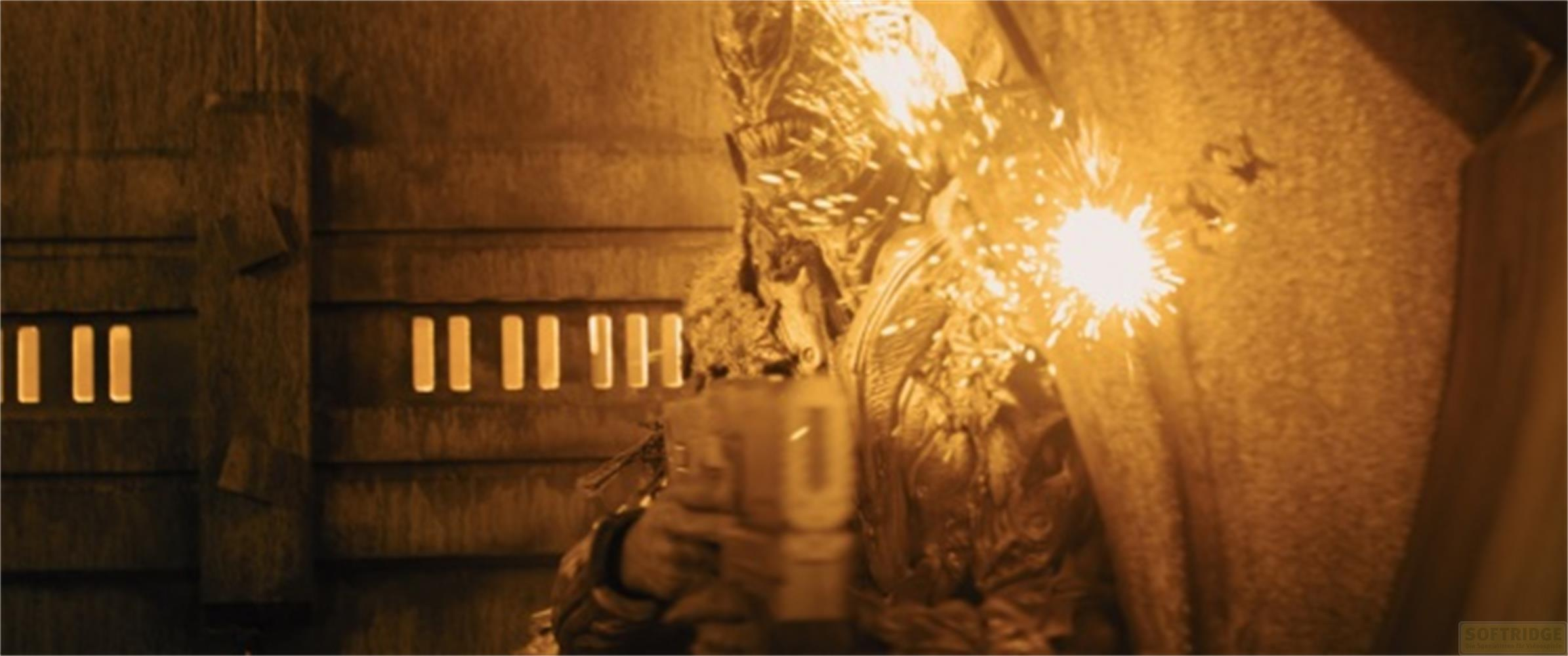 Ein Wesen mit Waffe in einer dunklen, metallischen Umgebung mit Funkenflug.