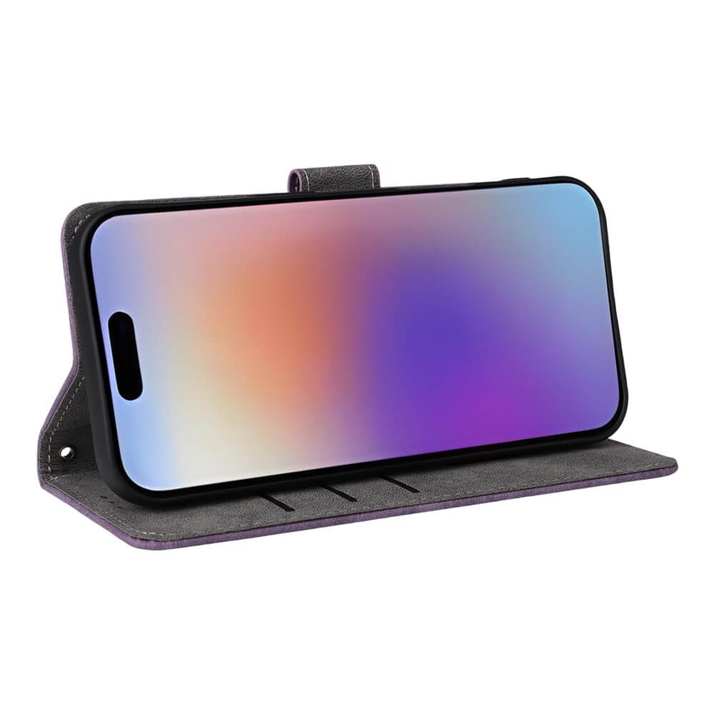 Uno smartphone in una custodia grigia con un gradiente sullo schermo.