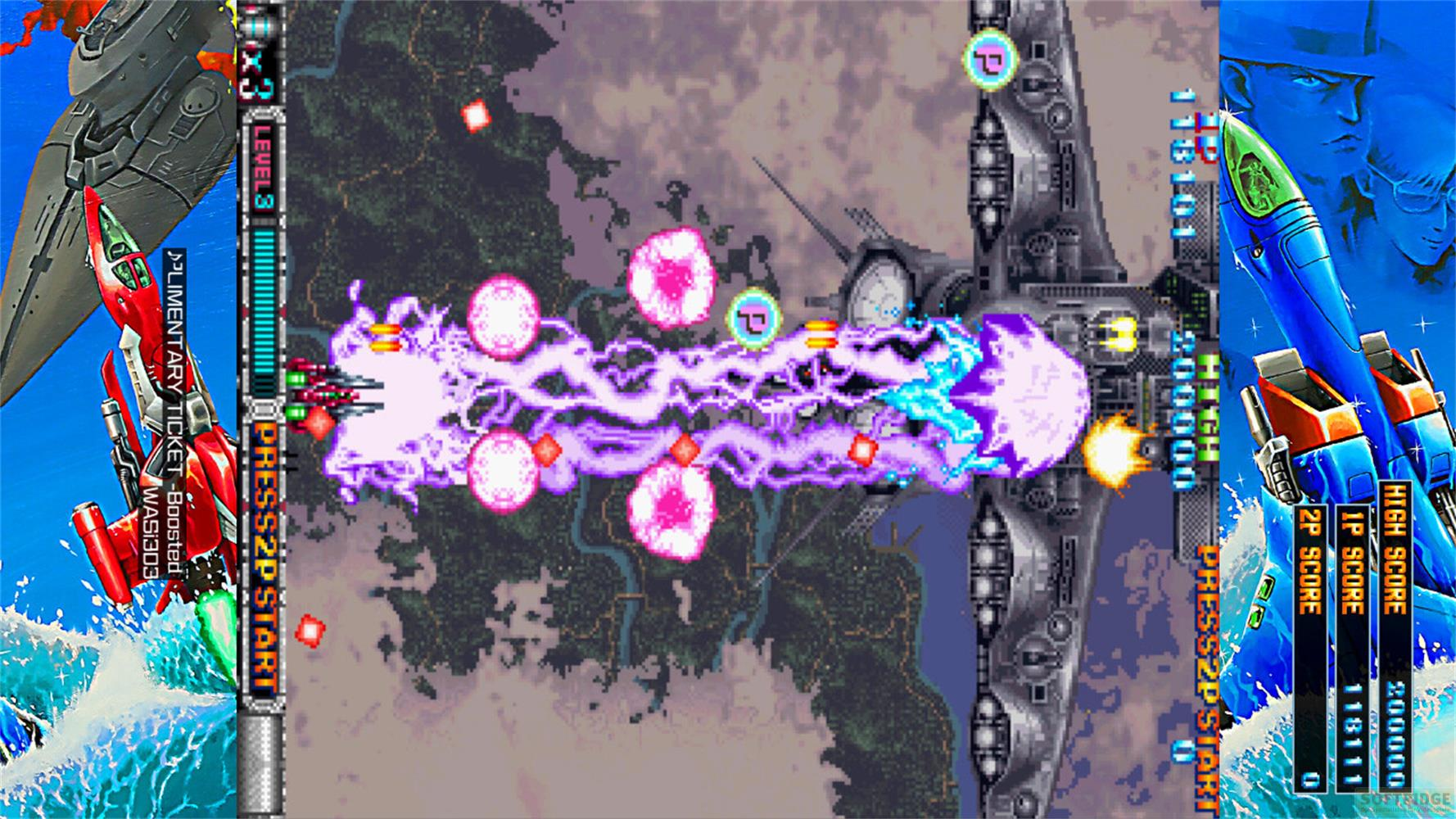 Un gioco sparatutto con astronavi, fulmini viola, navi nemiche e display del punteggio.