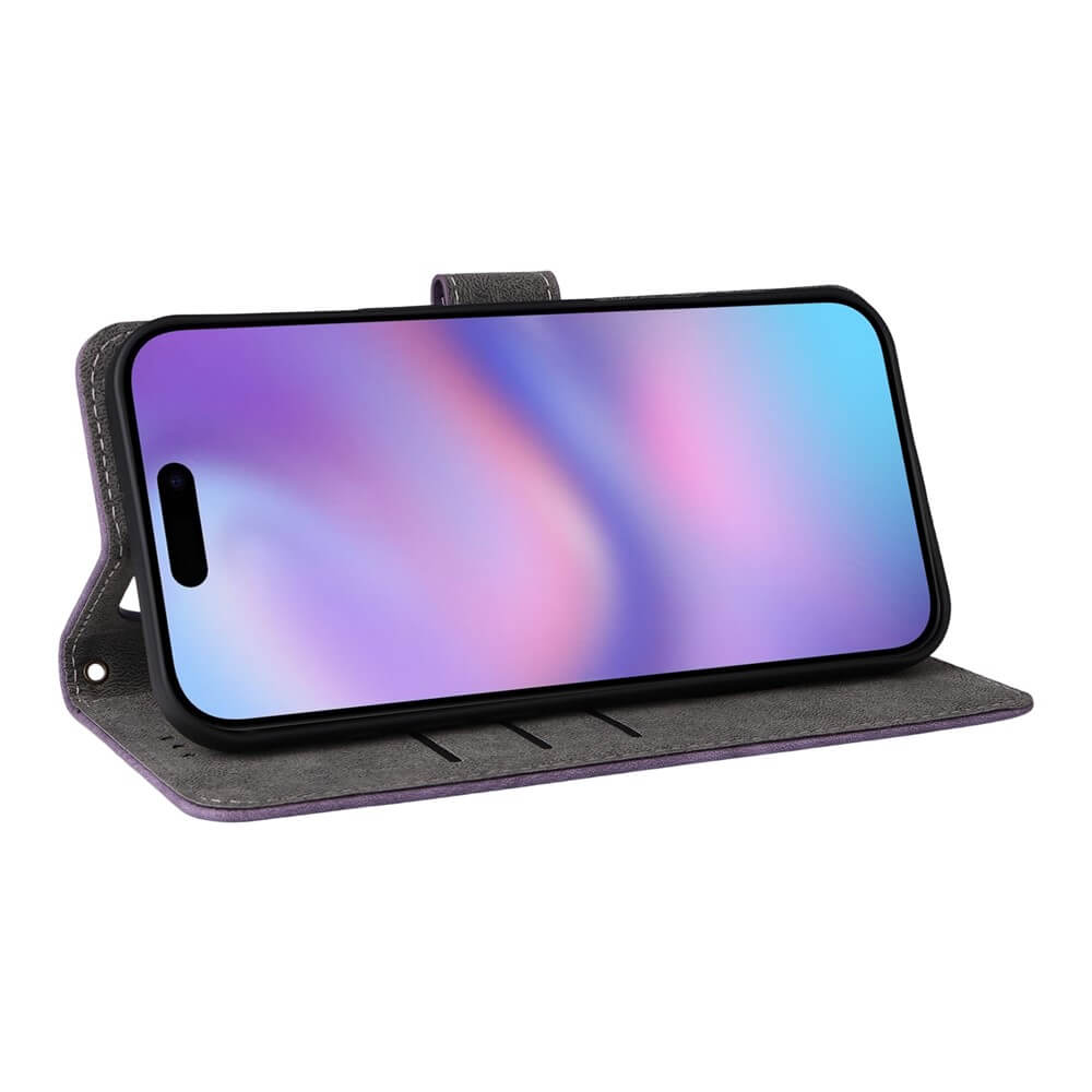 Uno smartphone in una custodia grigia, con uno sfondo colorato.