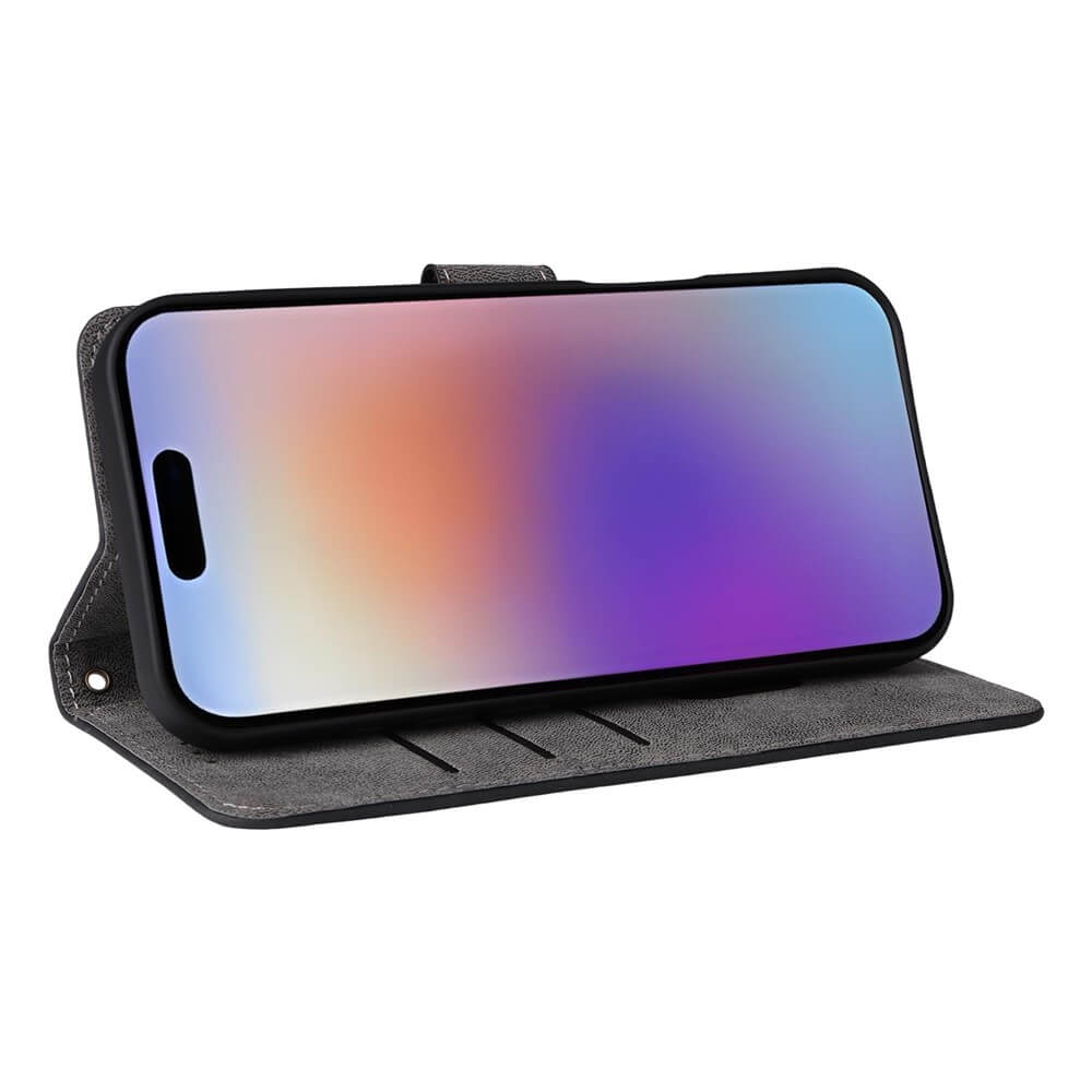 Portfolio grigio per custodia del telefono con smartphone aperto su sfondo bianco.