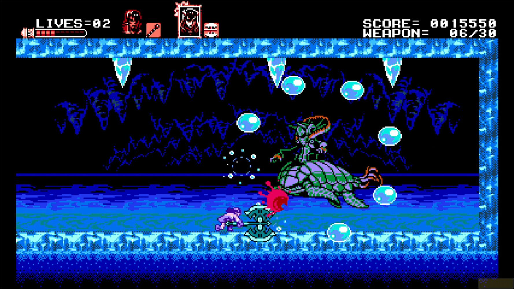 Un giocatore combatte una creatura tartaruga in un mondo sottomarino blu.
