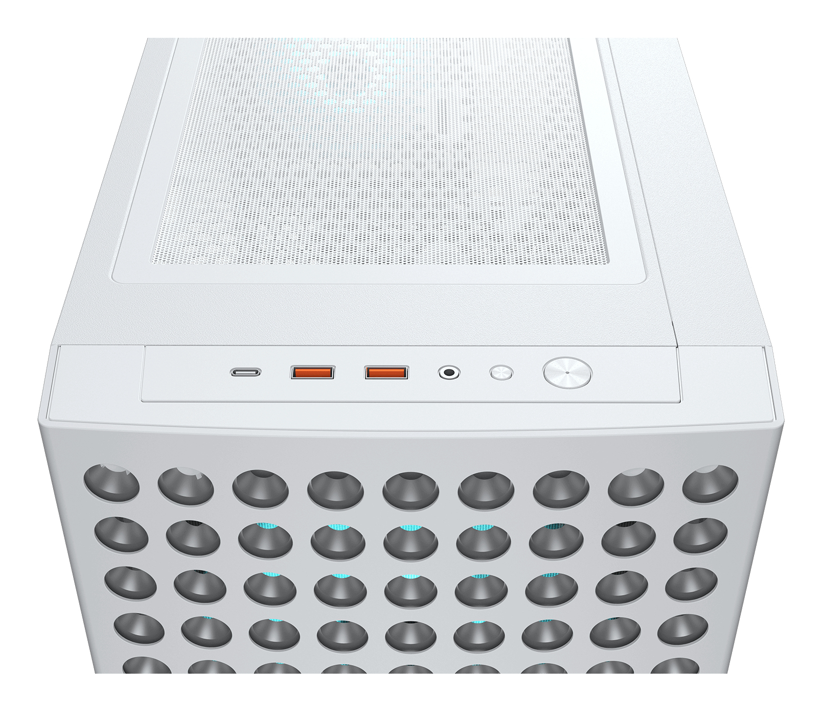 Biała obudowa komputera typu tower z wentylowanym panelem przednim i portami na górze.
