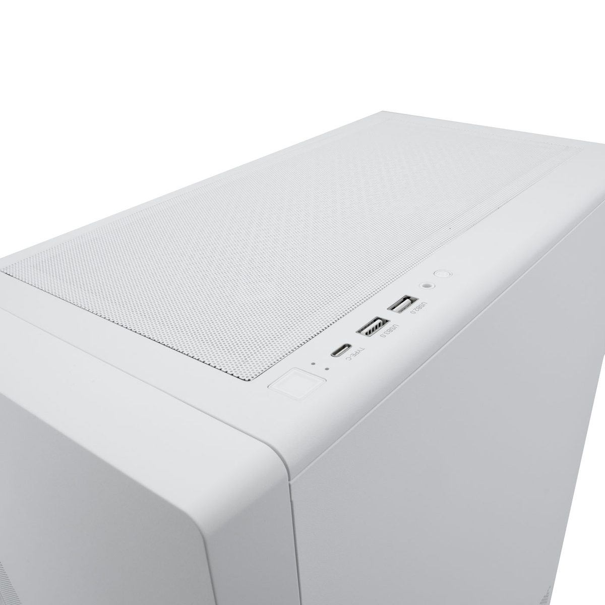 Parte superior de caja de PC blanca con rejilla de ventilación y puertos.