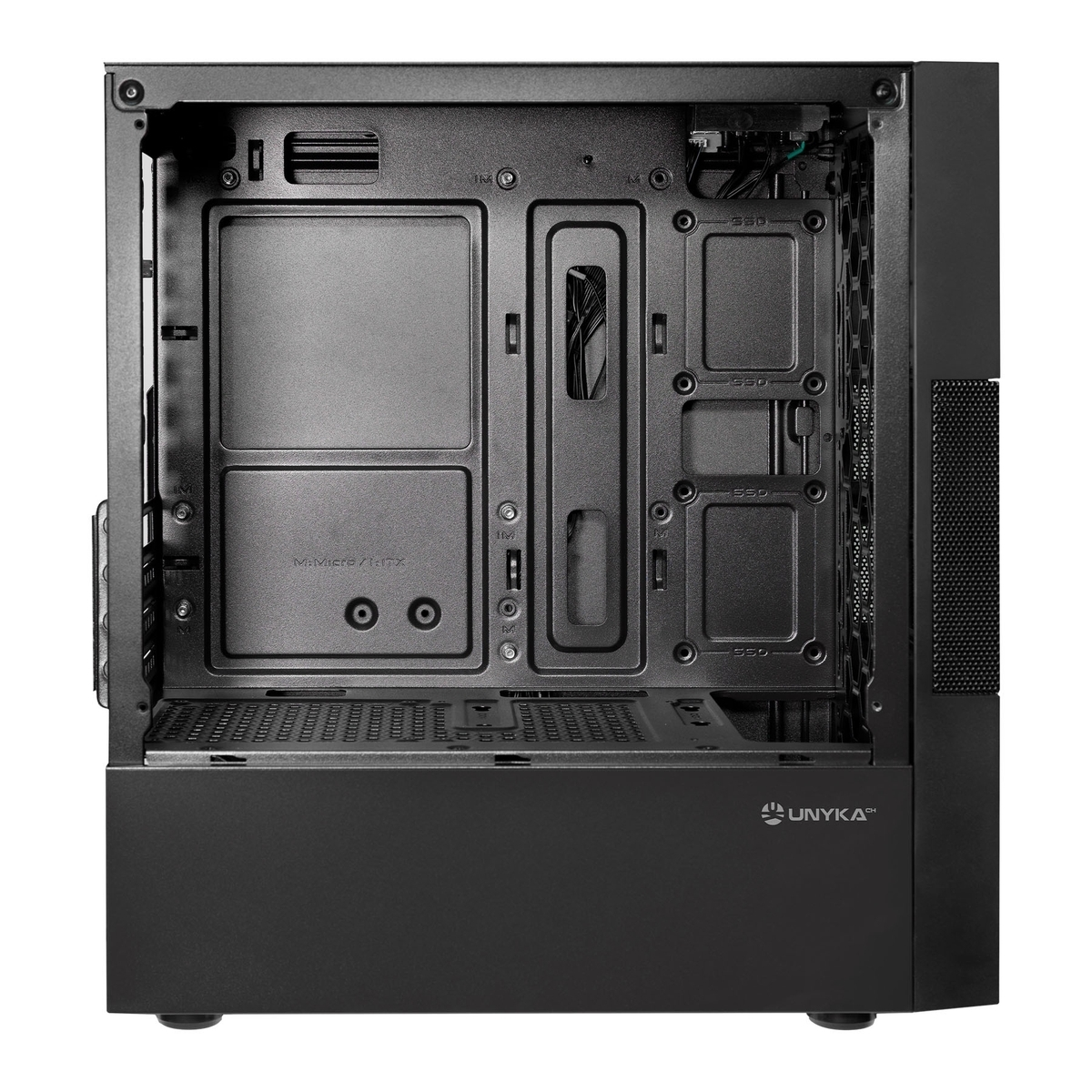 Interno case PC nero con alloggiamenti per scheda madre e SSD.
