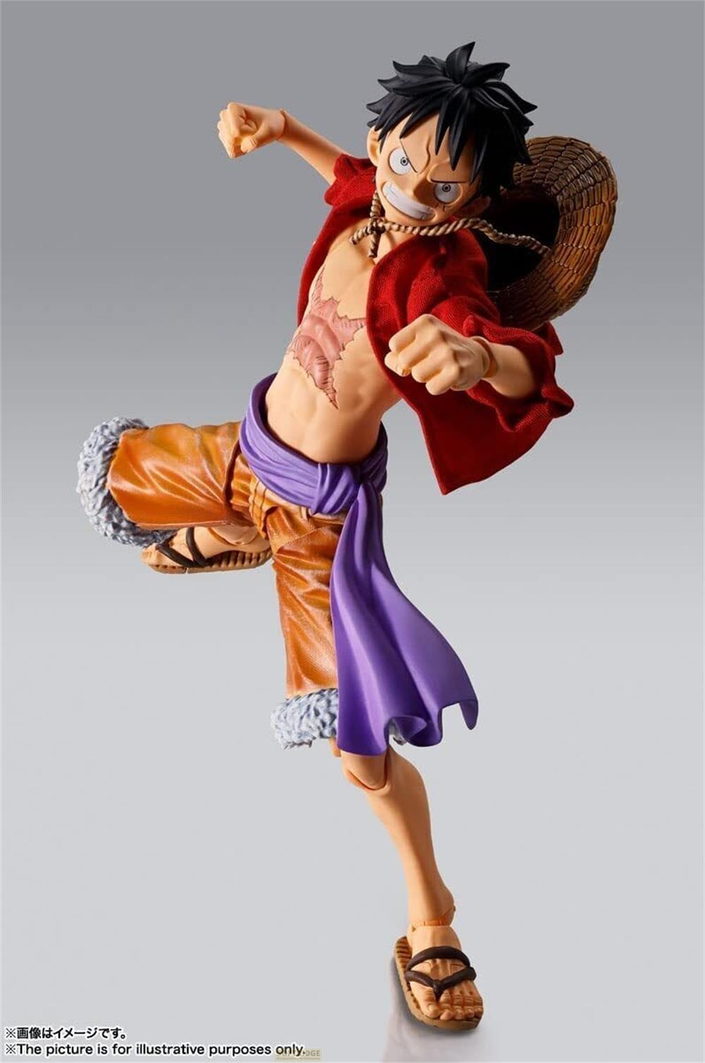 Action figure di Monkey D. Luffy con giacca rossa, fascia viola e cappello di paglia.