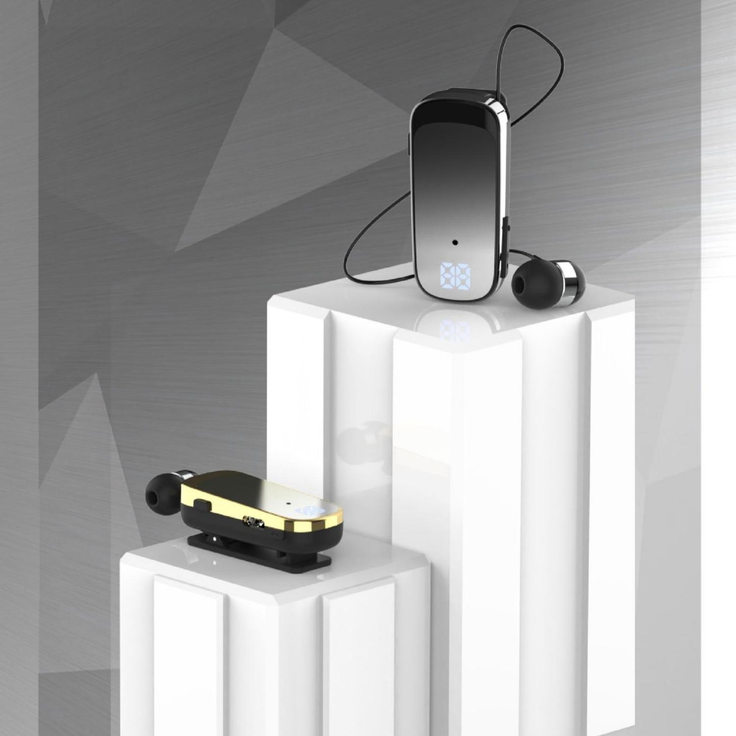 Zwei Bluetooth-Ohrhörer auf weißen Podesten vor grauem Hintergrund.