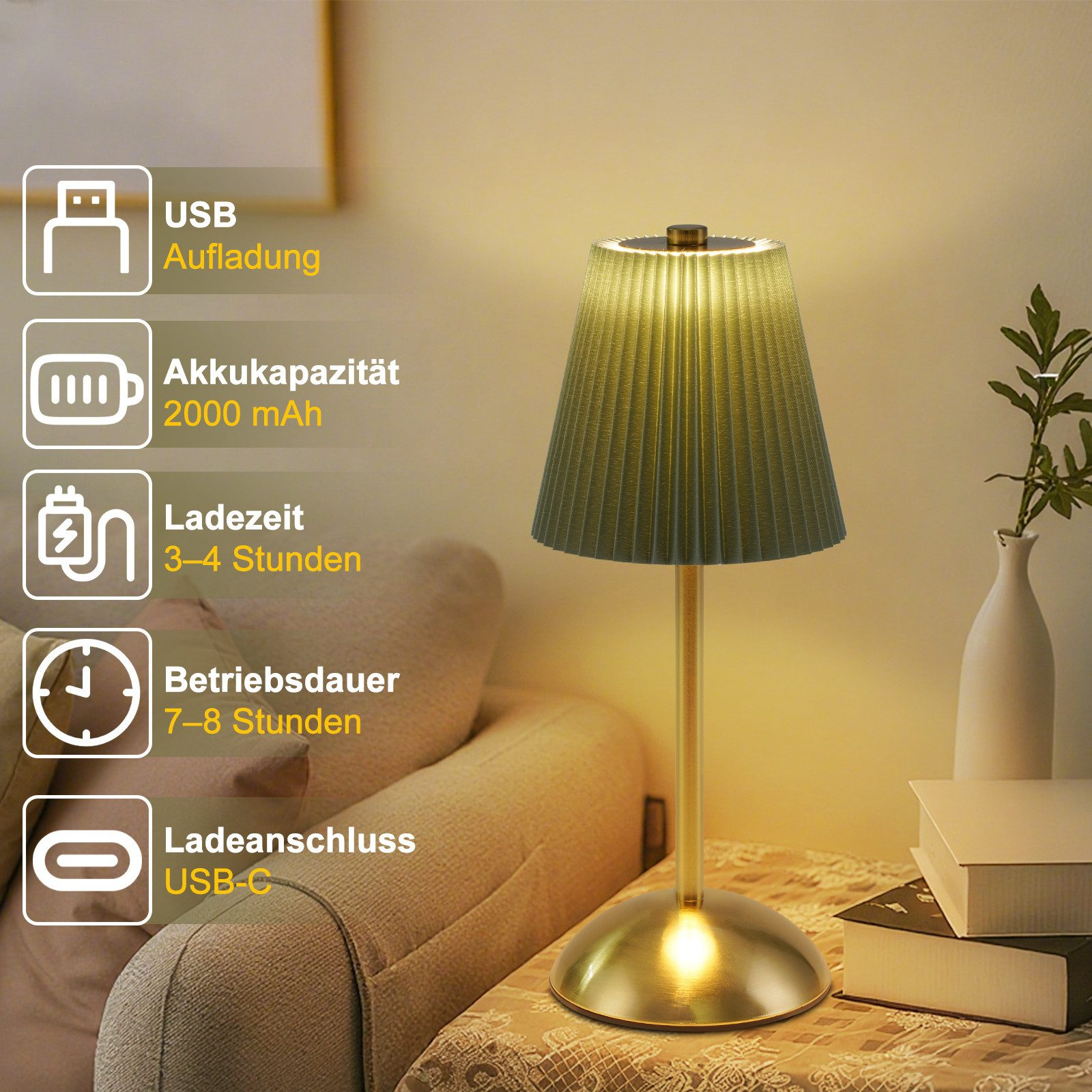 Una lampada da comodino dorata con paralume plissettato è sul tavolo.