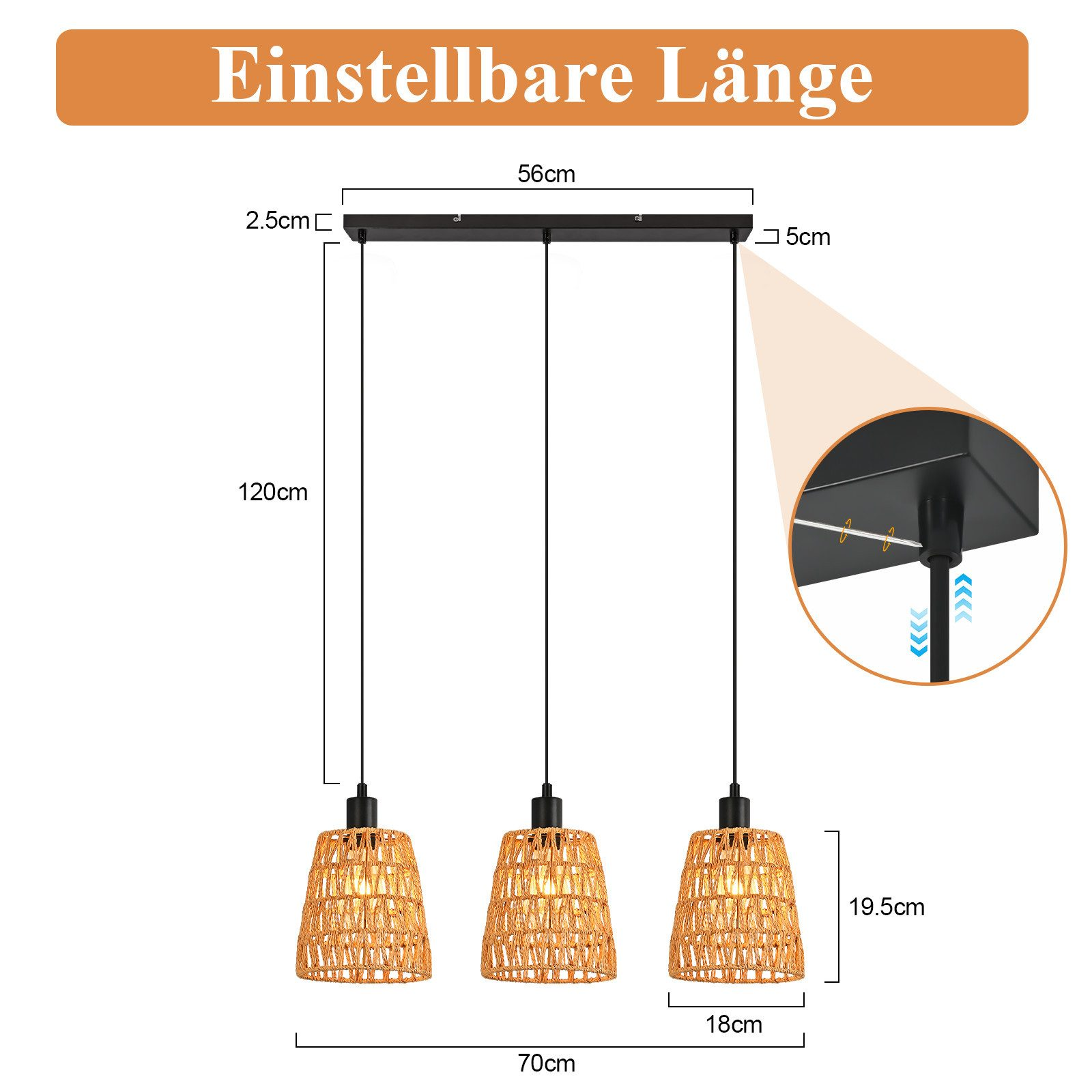 Tre lampade a sospensione con paralumi intrecciati in materiale naturale e cavi neri.