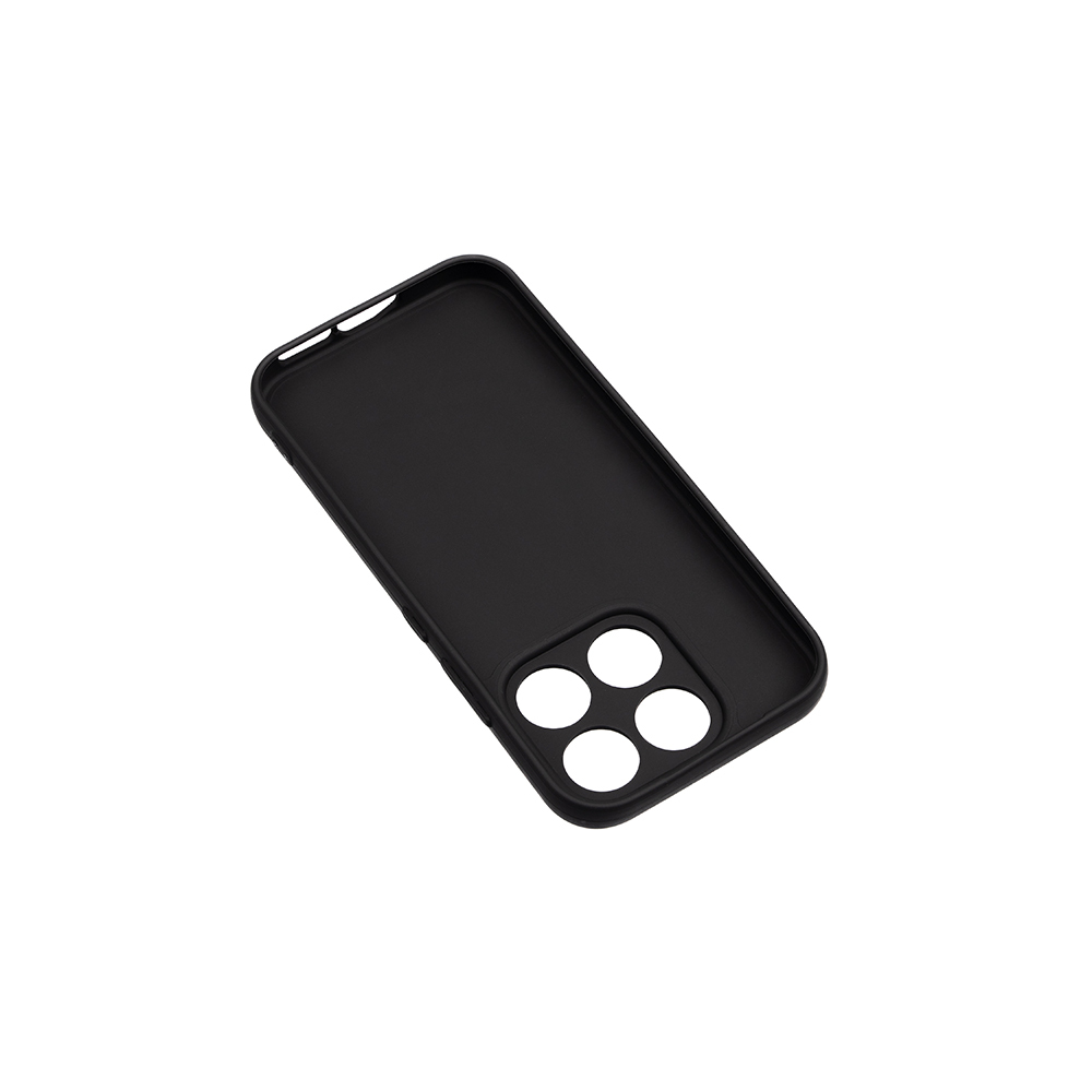 Beyaz arka plan üzerinde dört kamera kesikli siyah telefon kılıfı.
