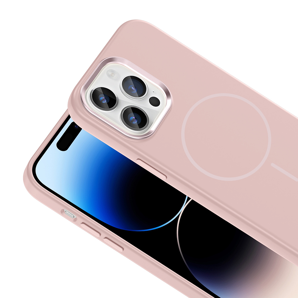Üç kameralı ve dairesel desenli pembe telefon kılıfı.
