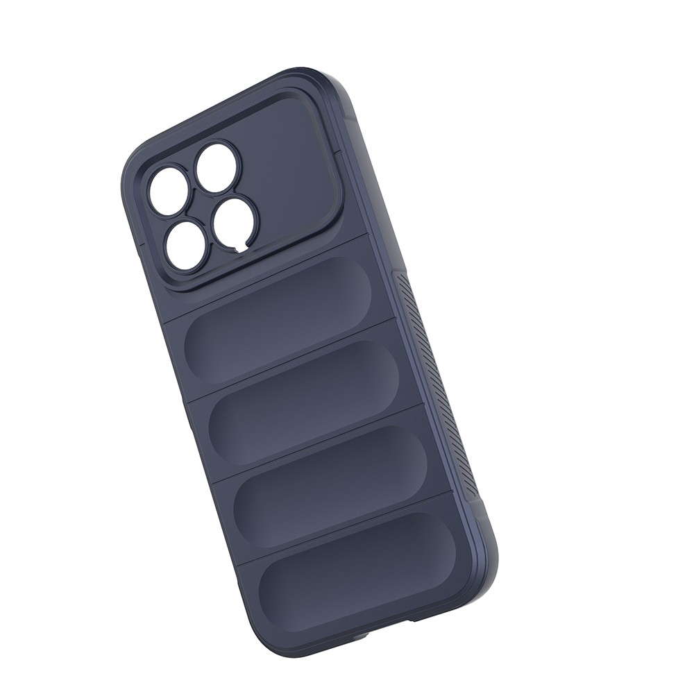 Dört kamera kesimli, nervürlü tasarımlı lacivert telefon kılıfı.