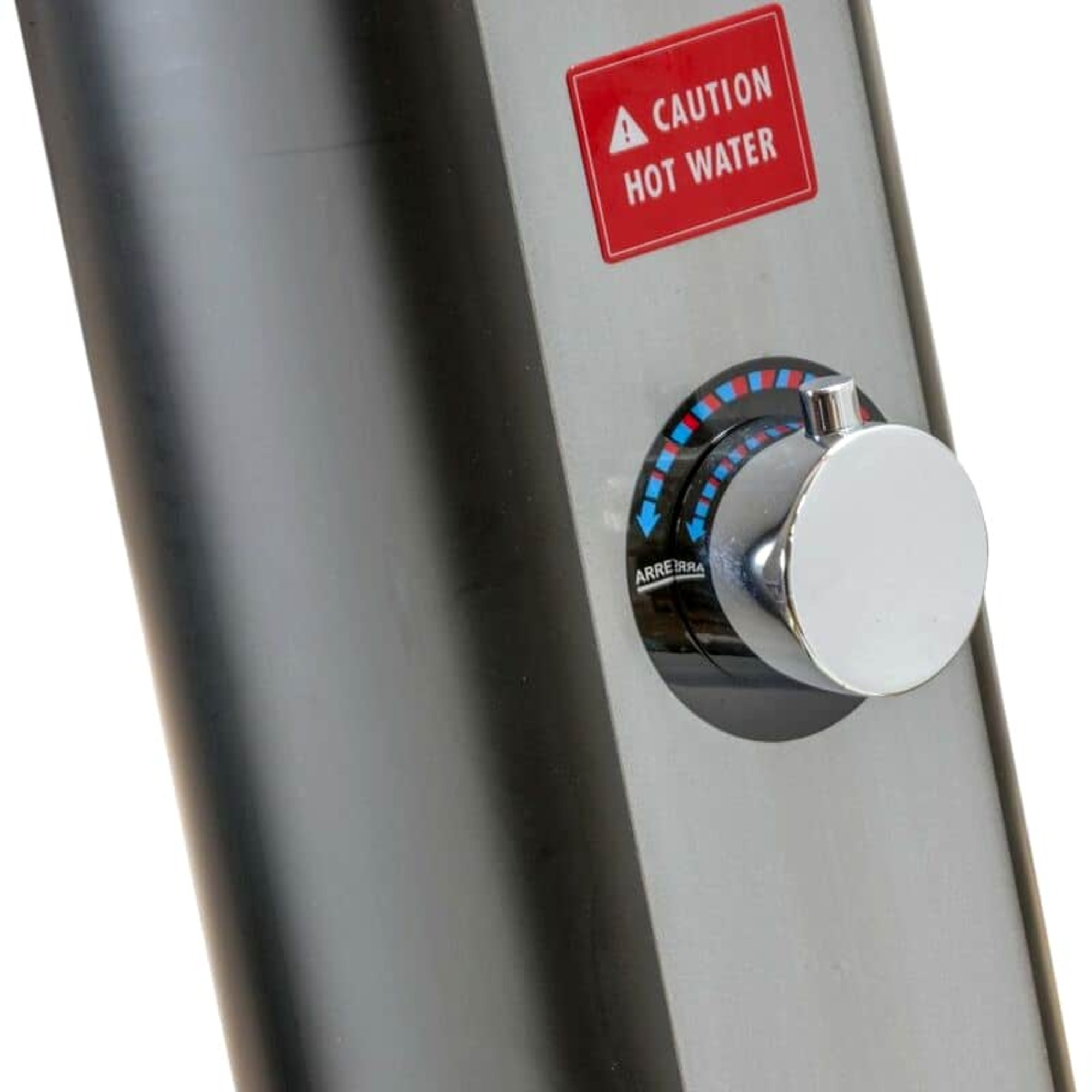 Columna de ducha de acero inoxidable con señal roja de agua caliente y control de temperatura.