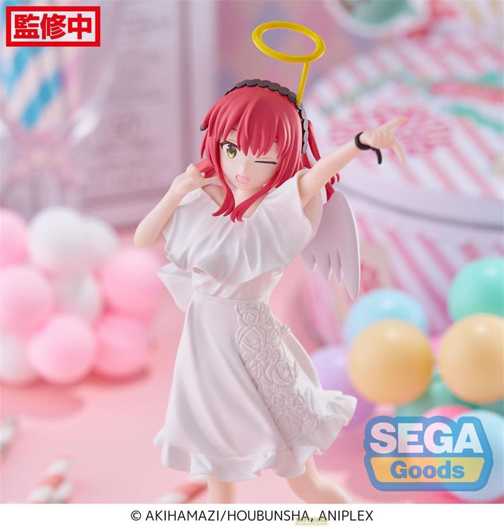 Anime-Figur mit roten Haaren, weißem Kleid, Flügeln und Heiligenschein.