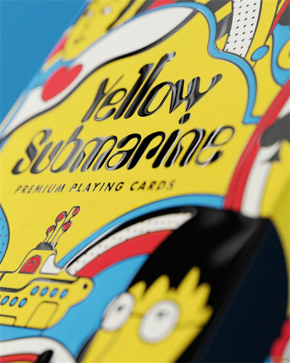 Gelbe Spielkarten mit "Yellow Submarine"-Thema, U-Boot und Charakteren.