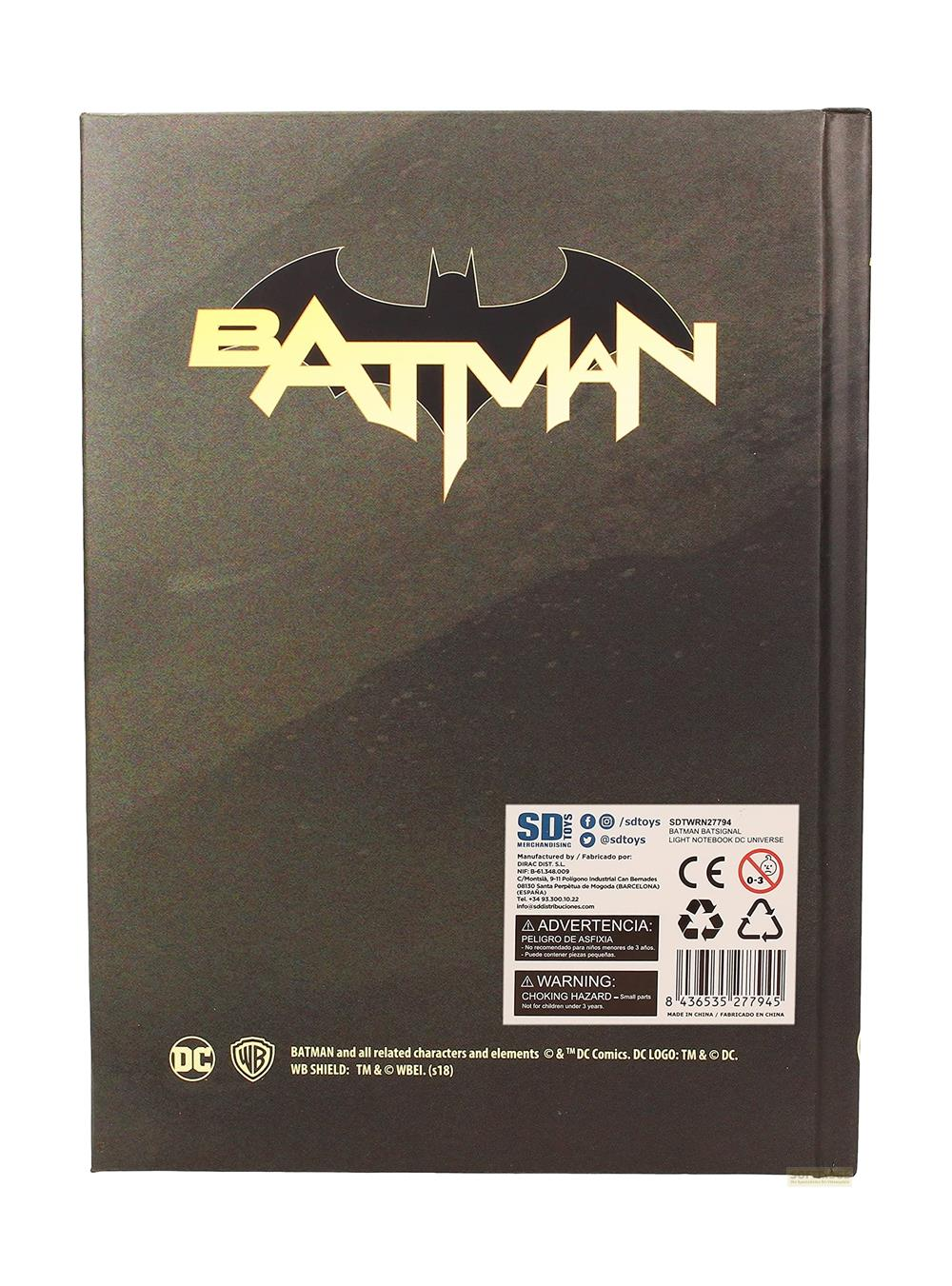 Dunkler Einband mit gelbem Batman-Logo. Enthält Warnhinweise und Herstellerangaben.