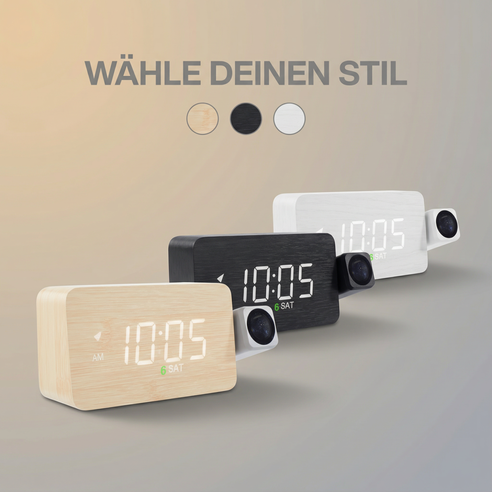 Drei Holzwecker in Holz-, Schwarz- und Weißtönen, zeigen 10:05.