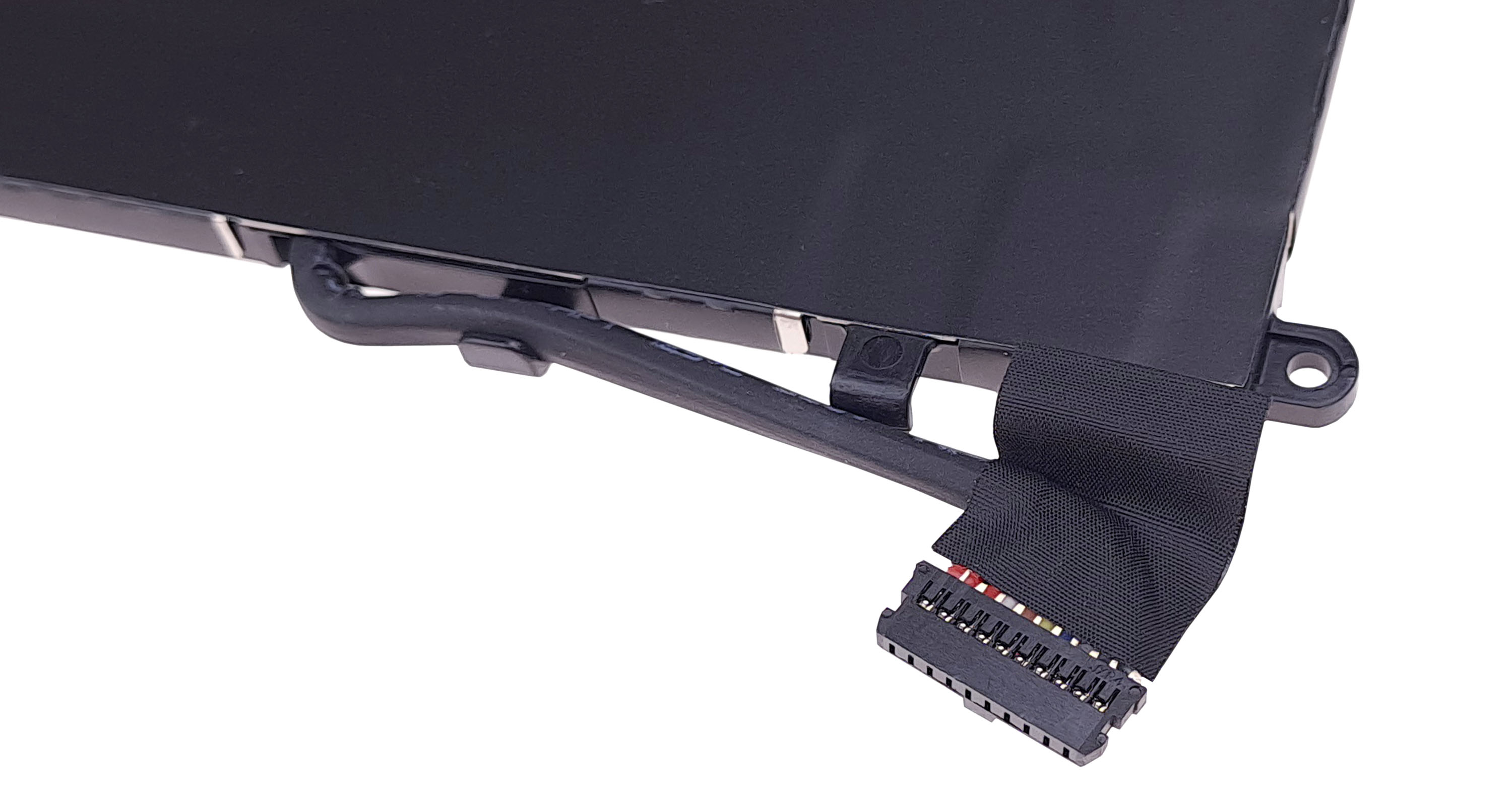 Czarny kabel do laptopa ze złączem i kolorowymi przewodami na białym tle.