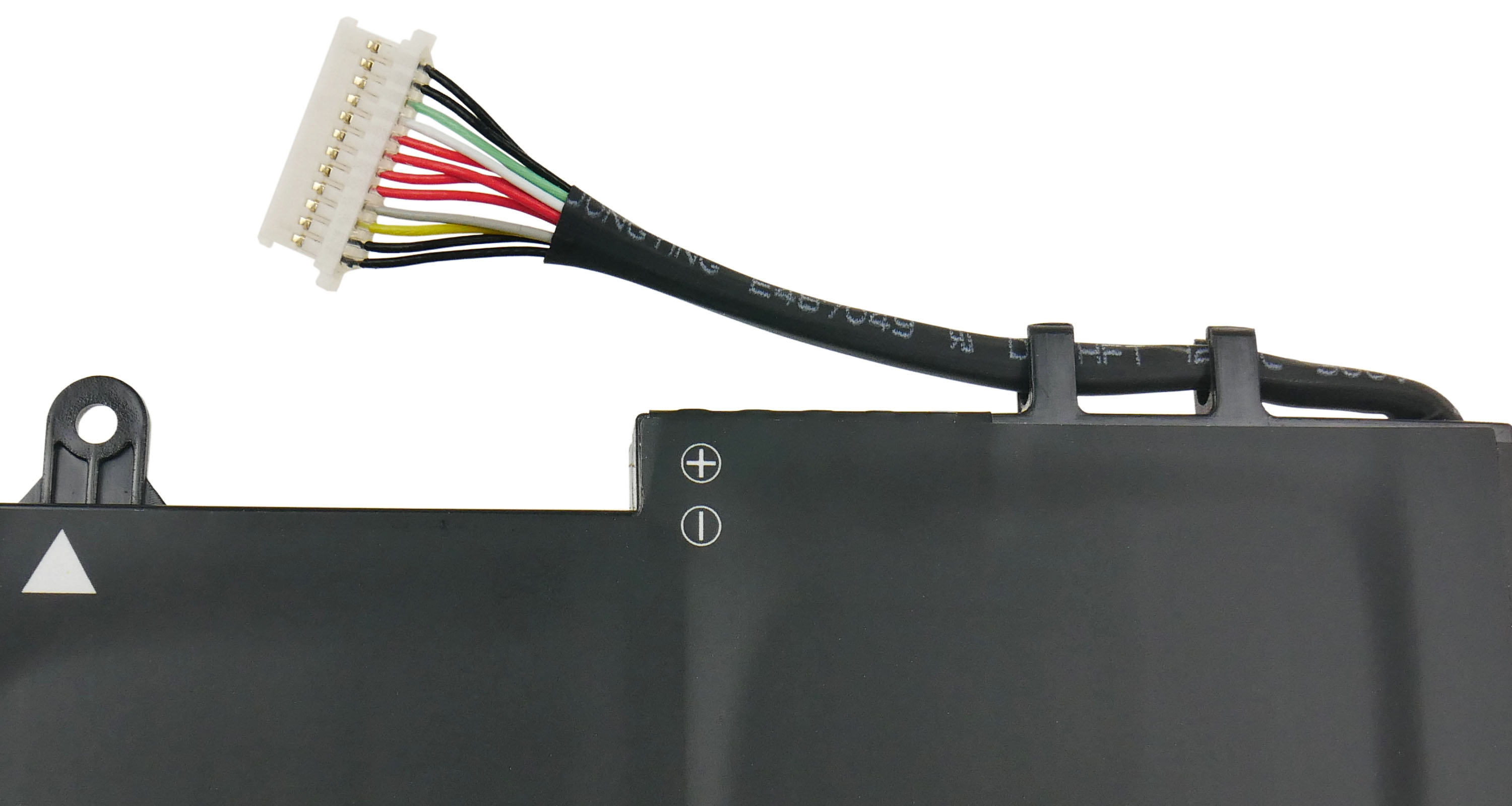 Czarna bateria laptopa z kablem i białym złączem, symbol plus/minus.