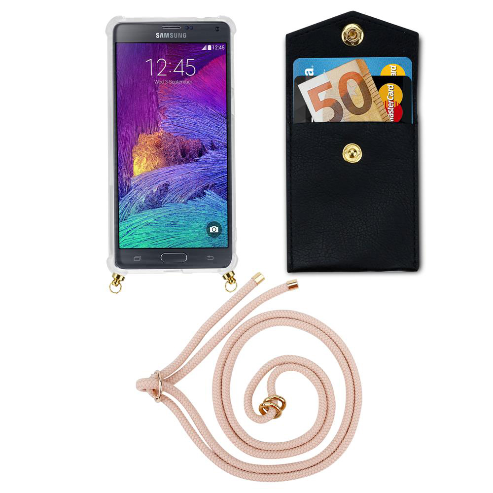 Uno smartphone in custodia con laccetto, accanto a una tasca nera con carte e denaro.