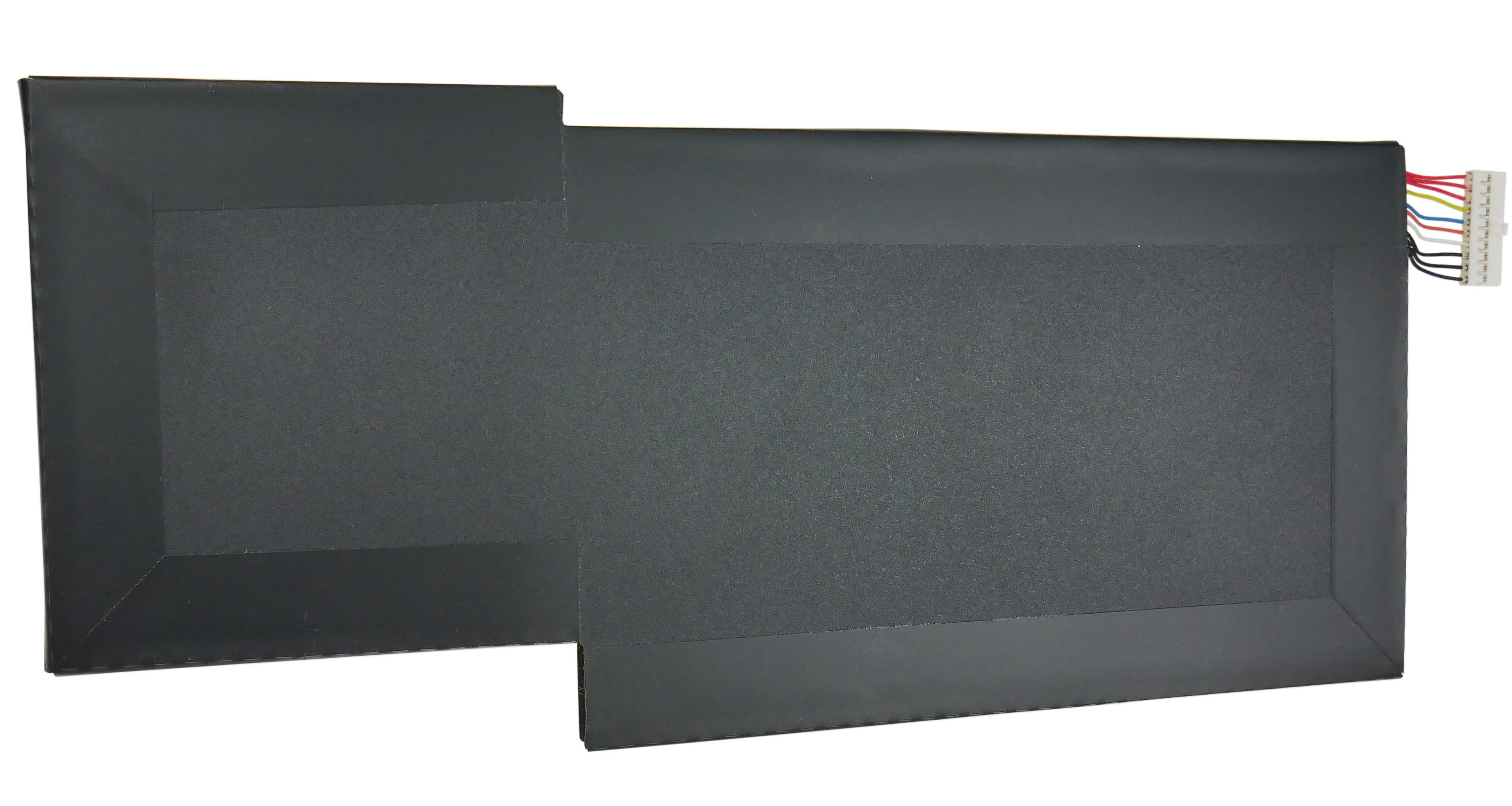 Dwie czarne prostokątne baterie obok siebie z kablami.