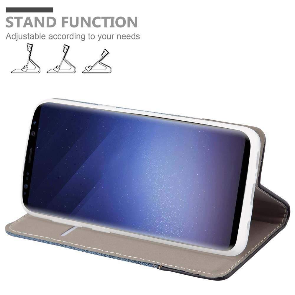 Uno smartphone in una custodia blu che funge da supporto.